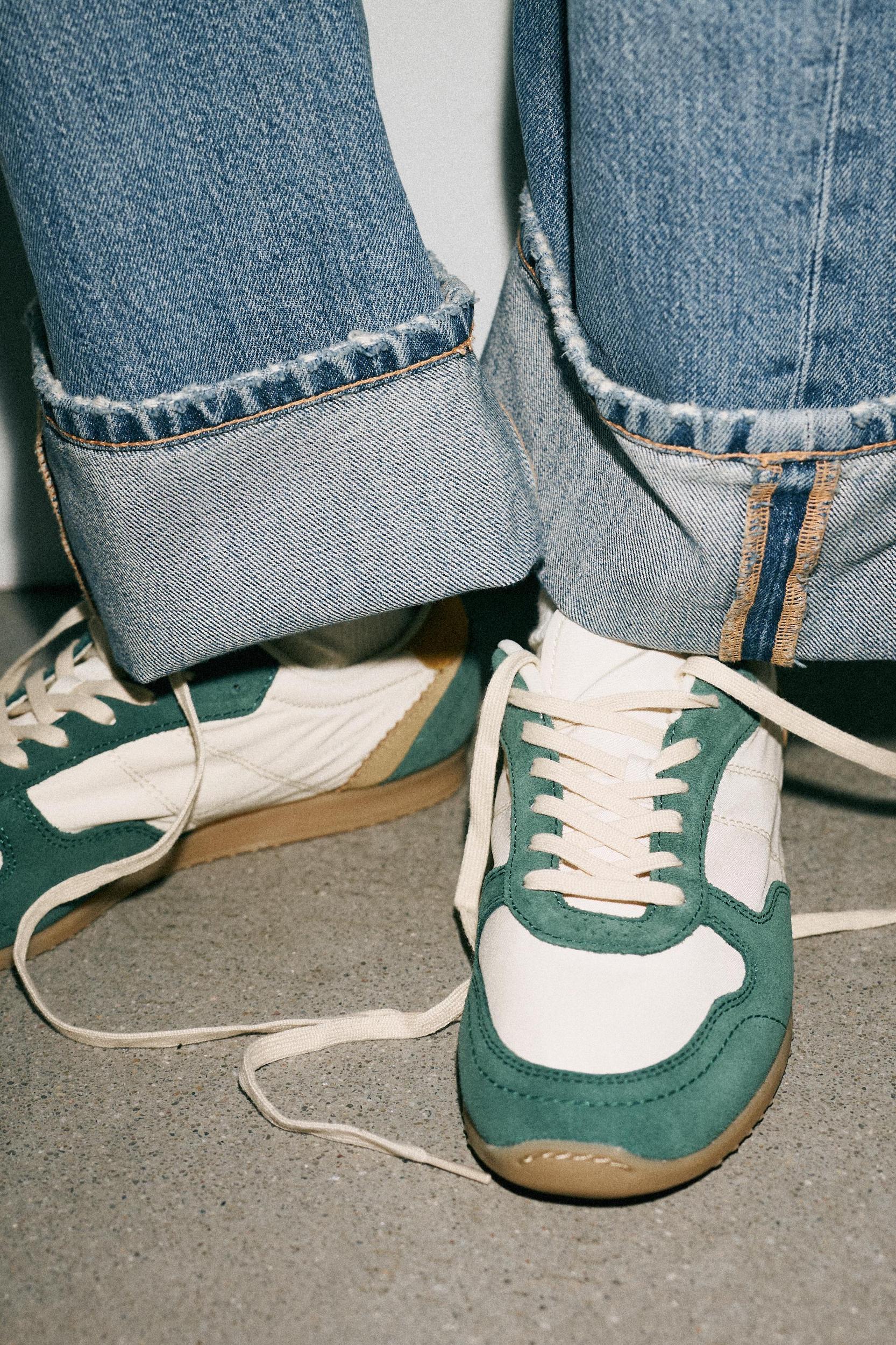 COLORBLOCK RUNNING SNEAKERS Product Image