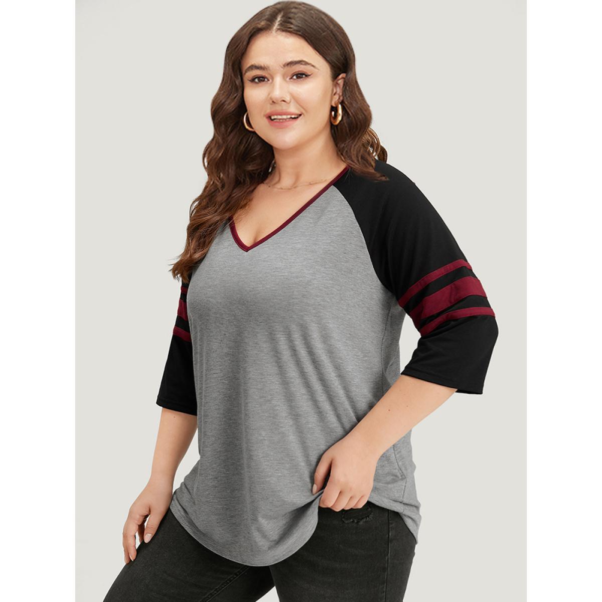 Plus Size Colorblock Contrast Raglan Sleeve Contrast Trim T-shirt Gray Women Casual Contrast Striped V-neck Dailywear T-shirts BloomChic 10/M Product Image