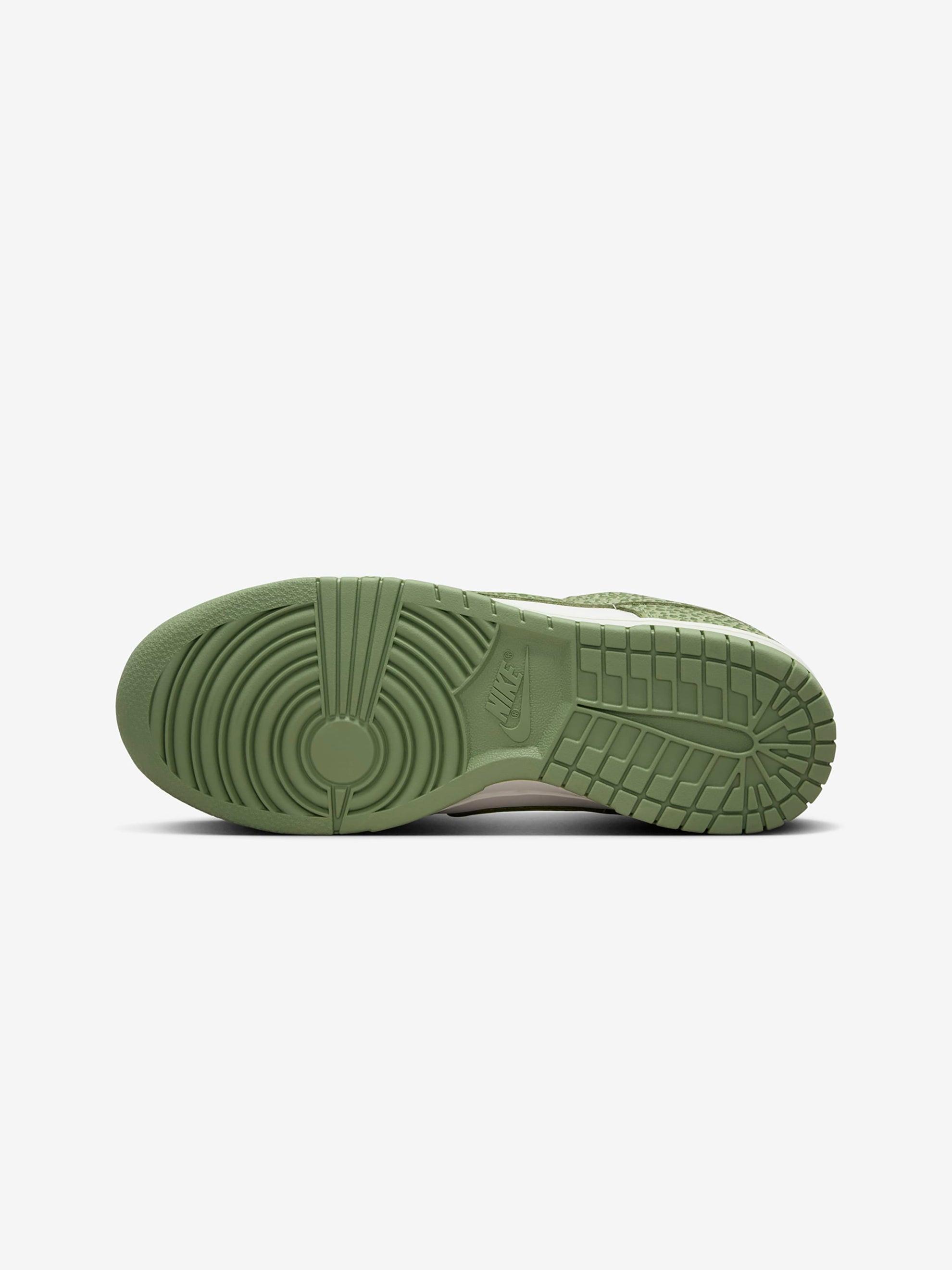 W Nike Dunk Low Premium (Oil Green/Treeline/Sail) Product Image