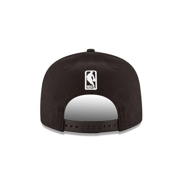 Chicago Bulls Black 9FIFTY Snapback Hat Male Product Image