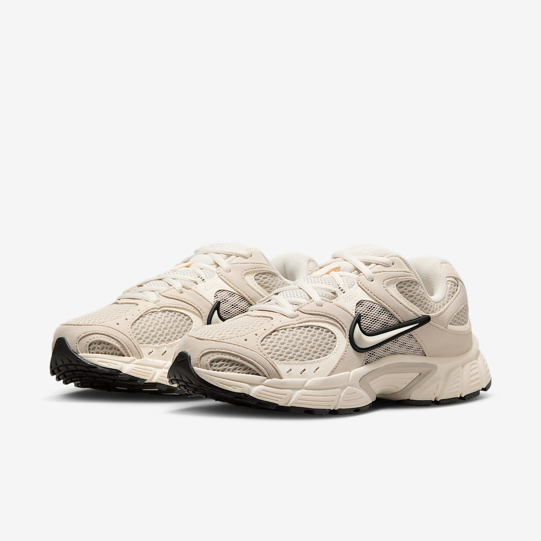 Nike Womens V5 RNR Shoes | II6294-100 Product Image