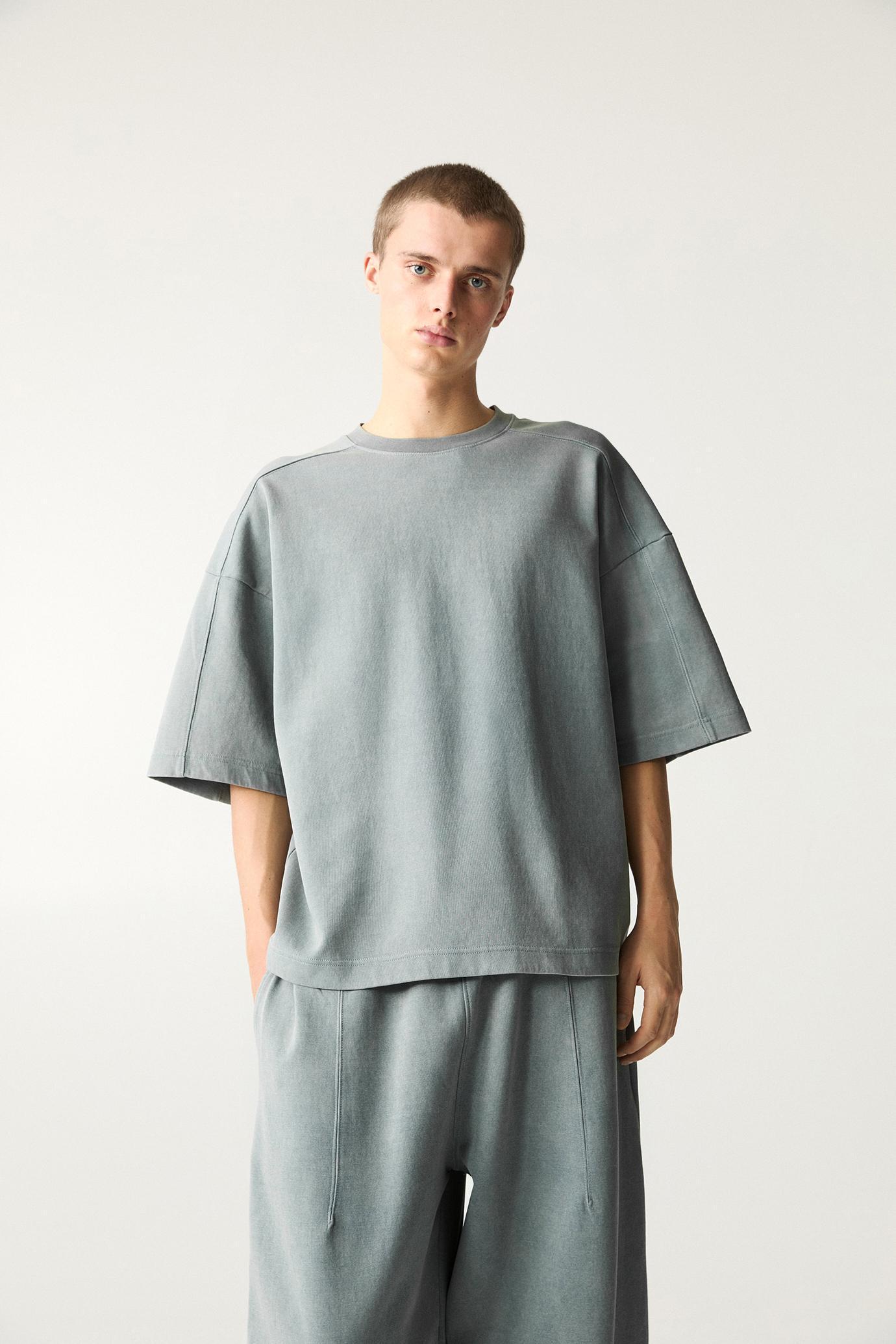 Boxy short sleeve sweatshirt Product Image