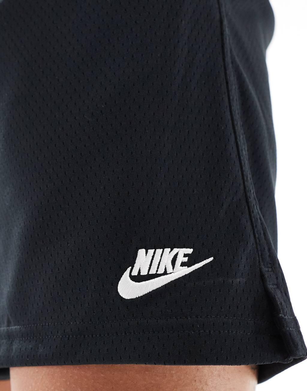 Nike Club mesh shorts in black Product Image