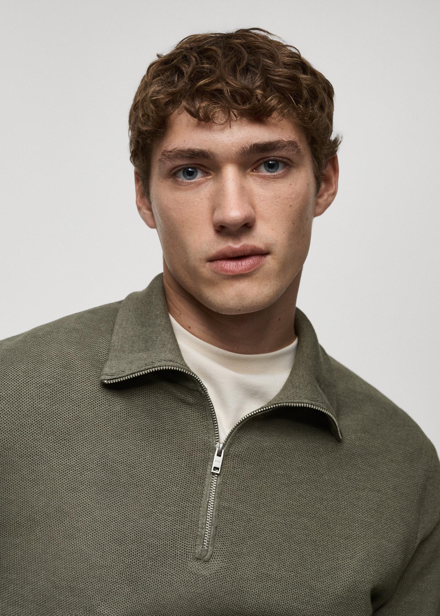 Microstructure sweater with zipper collar - Men | MANGO USA Product Image