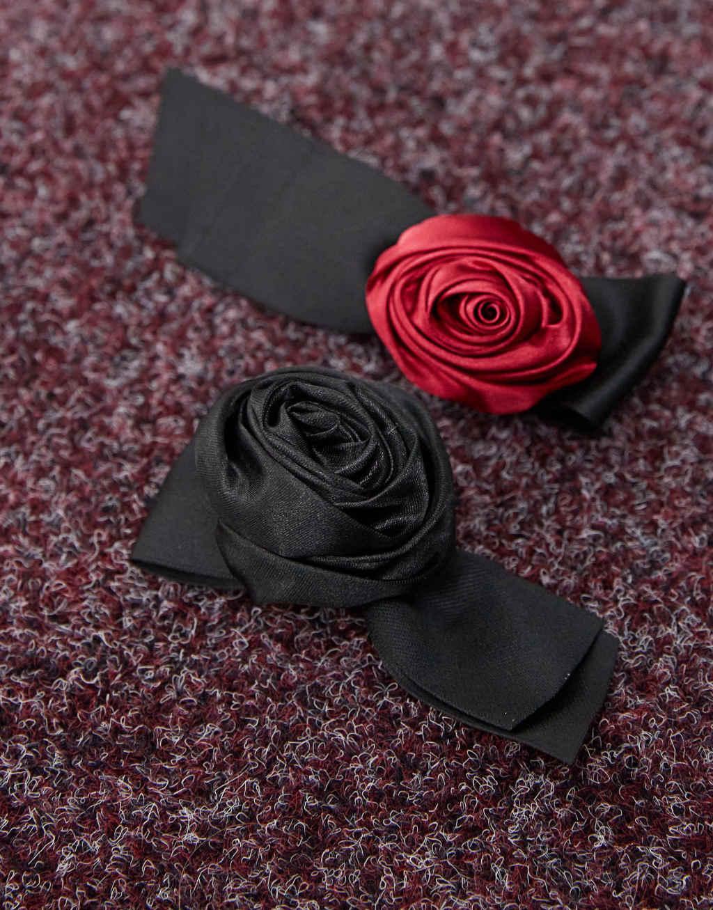 Reclaimed Vintage corsage clip 2 pack in black and red Product Image