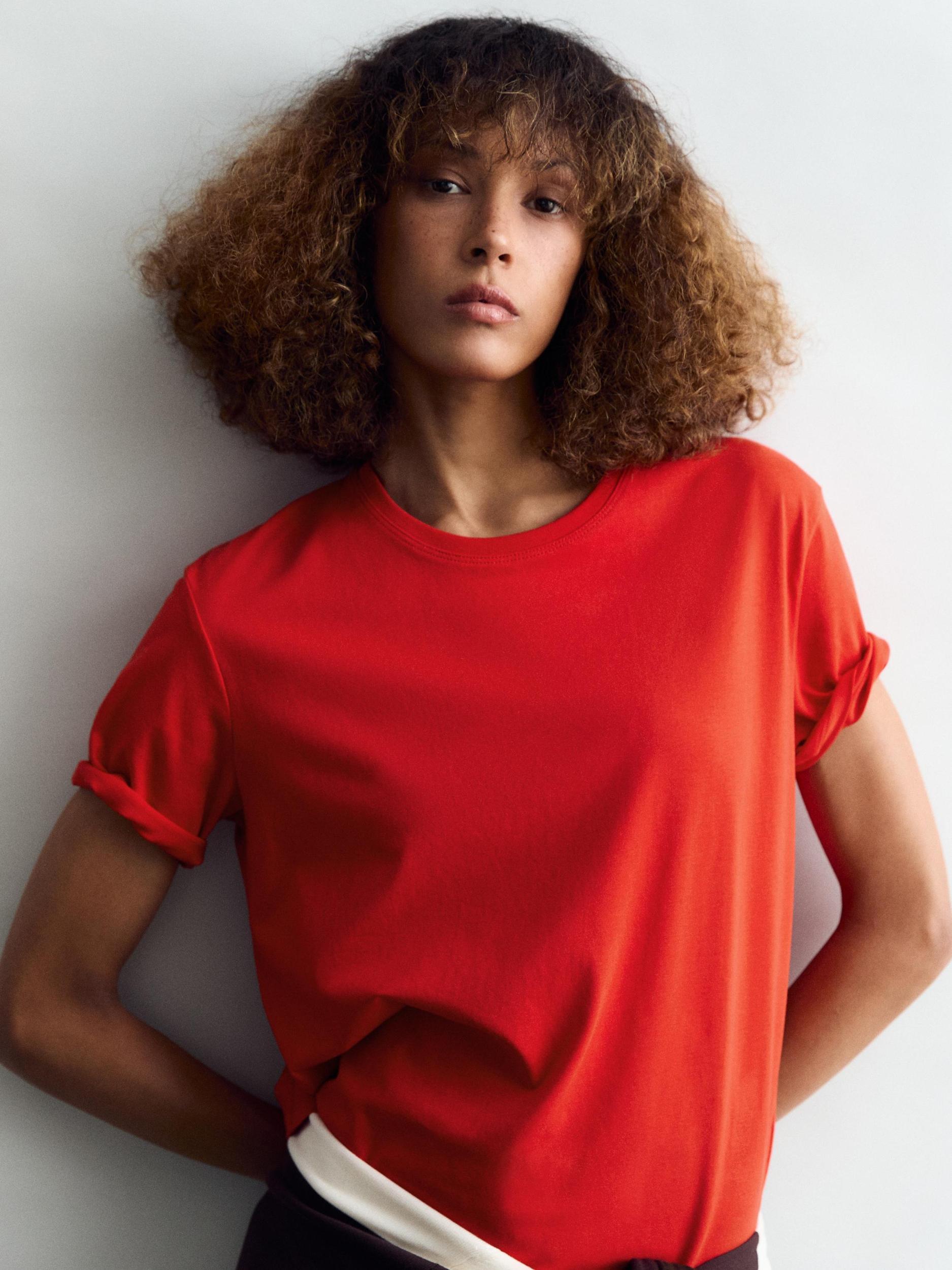 100% cotton lightweight T-shirt Product Image