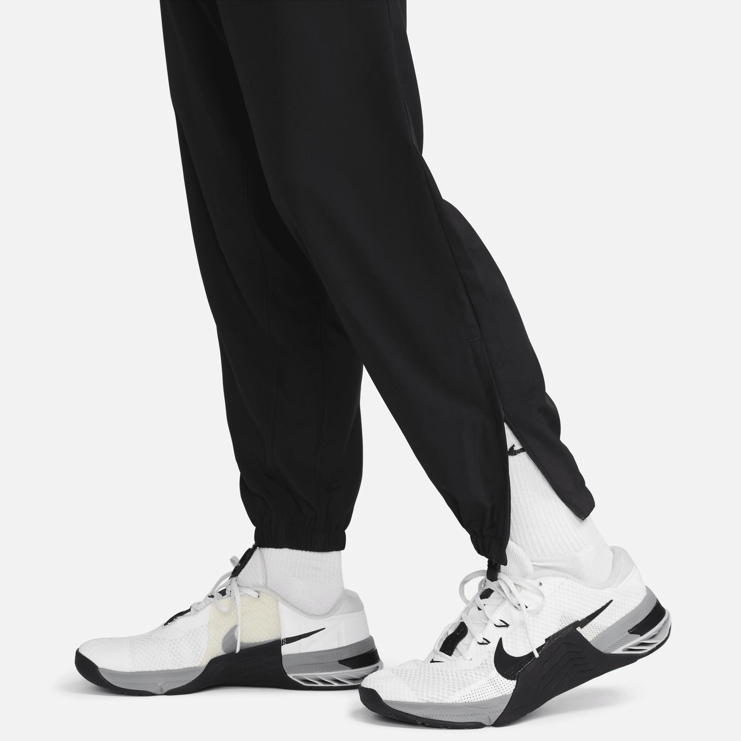 Men's Nike Form Dri-FIT Tapered Versatile Pants,  Product Image