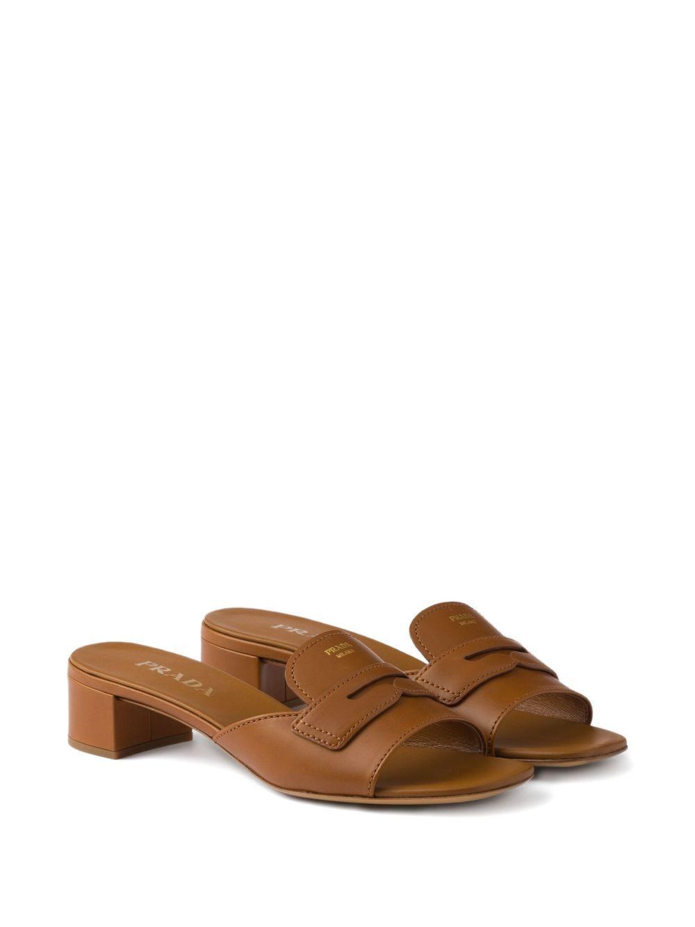 leather sandals Product Image