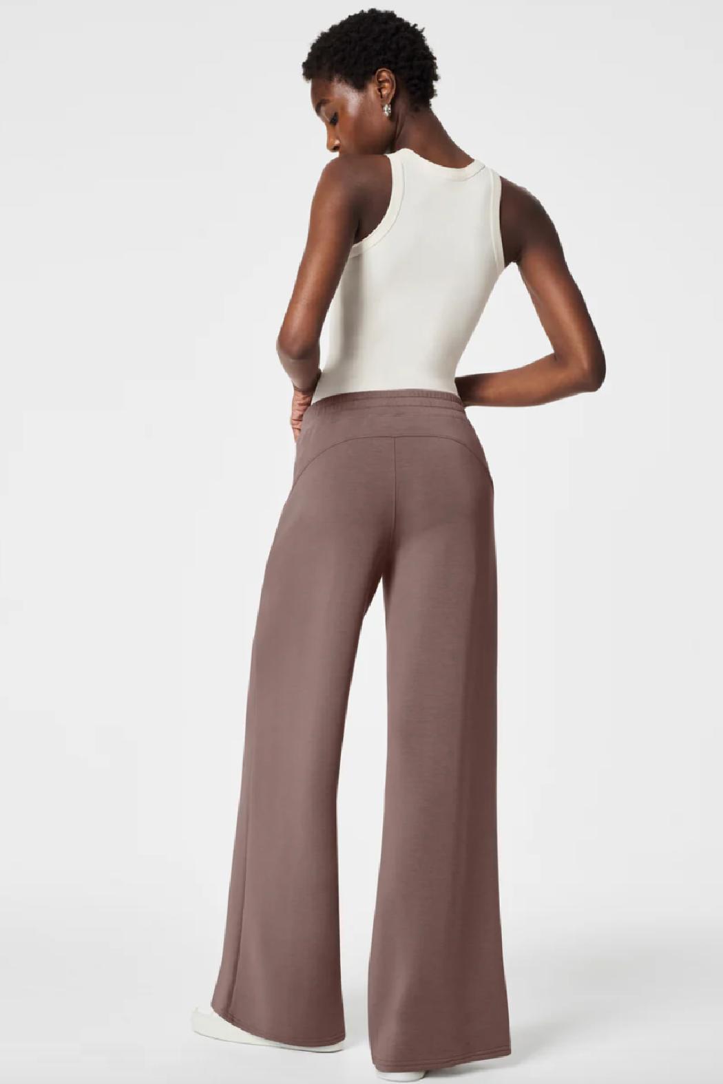 AirEssentials Wide Leg Pant Product Image