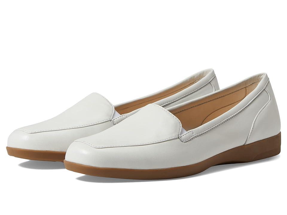 Easy Spirit Devitt Womens Leather Flats Product Image