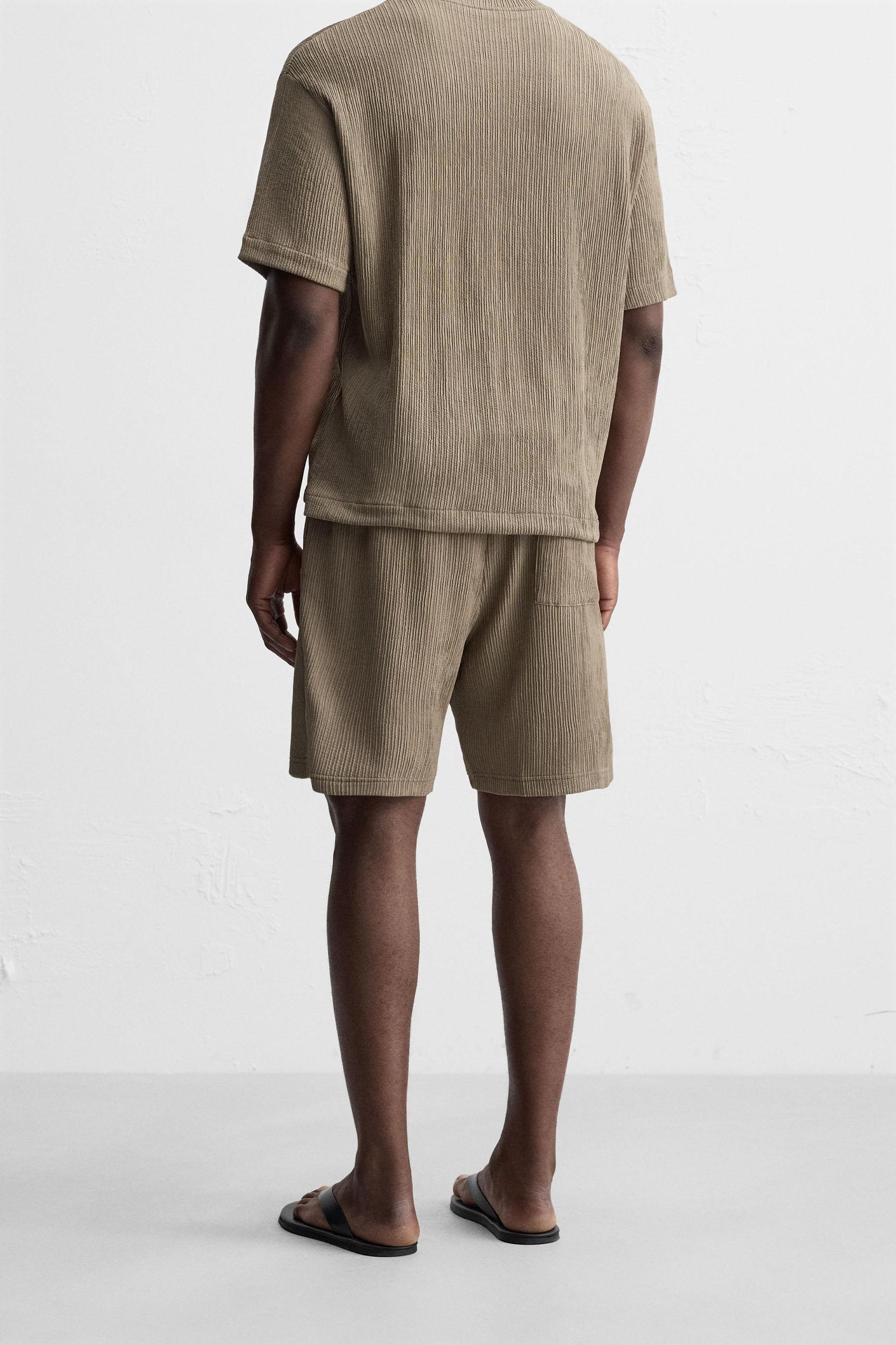 IRREGULAR TEXTURED SHORTS Product Image