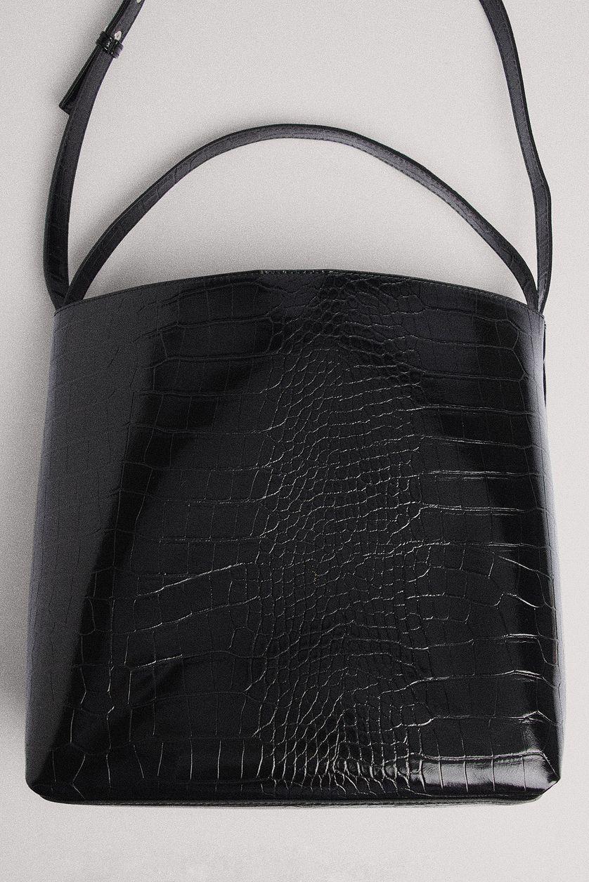 Basic Bucket Tote Product Image