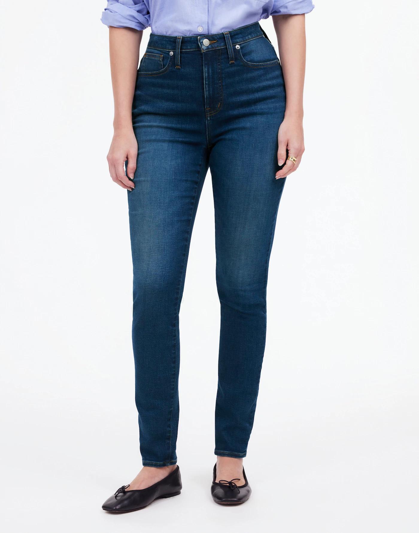 Curvy 10" High-Rise Skinny Jeans in Alabara Wash Product Image