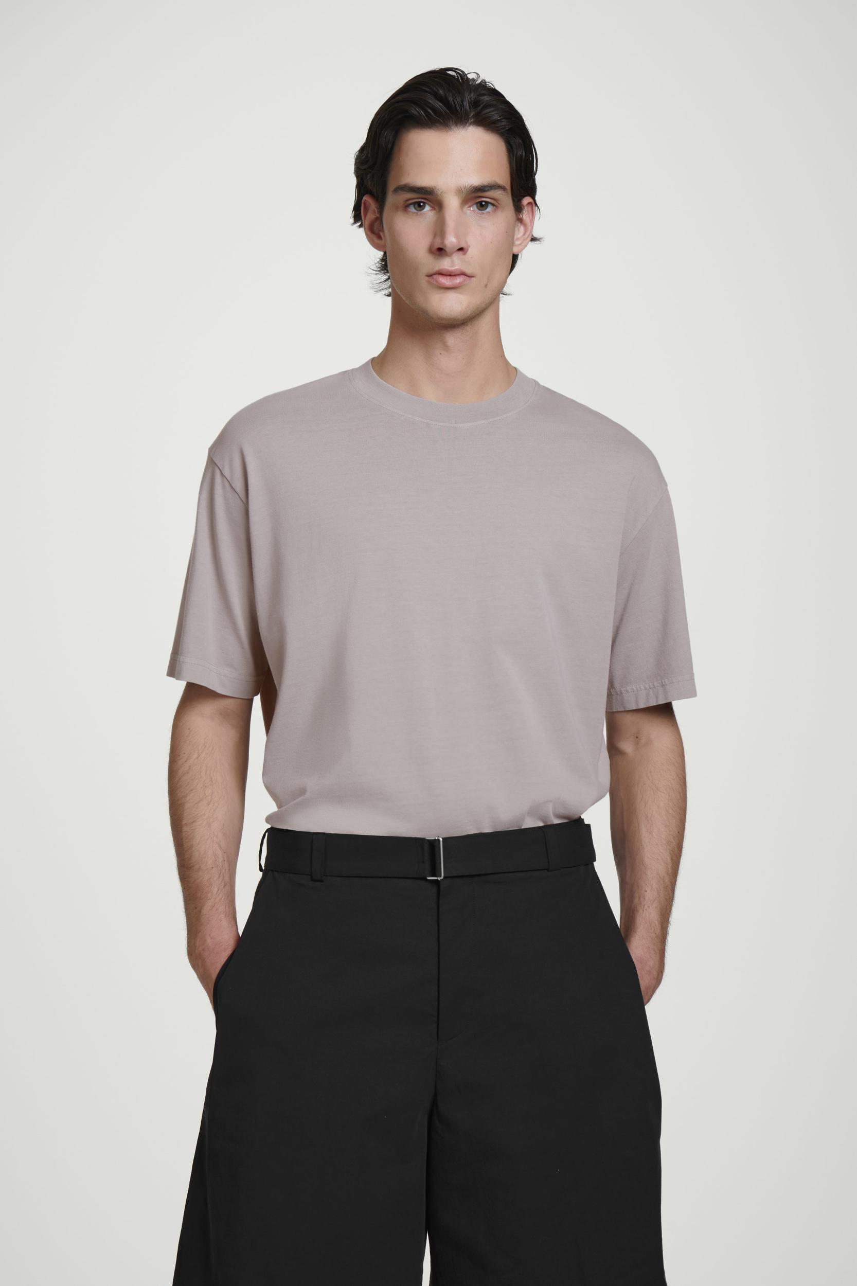 RELAXED LIGHTWEIGHT COTTON TSHIRT Product Image