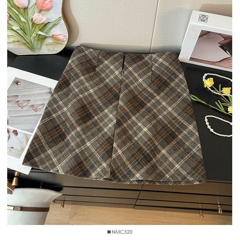 Diamond-Print Wool Mini Skirt Product Image