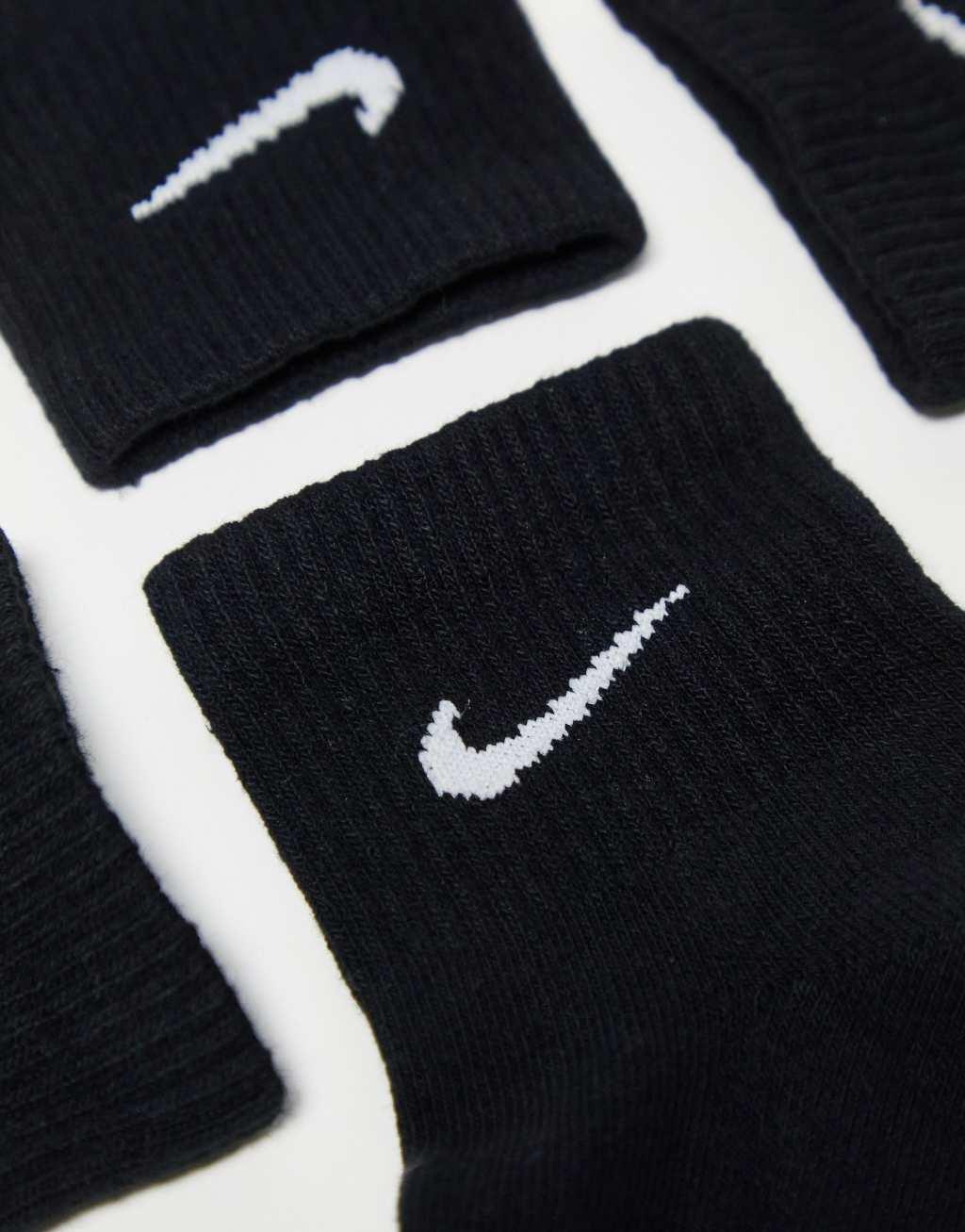 Nike Everyday Plus Cushioned 6-Pack Quarter Training Socks Product Image