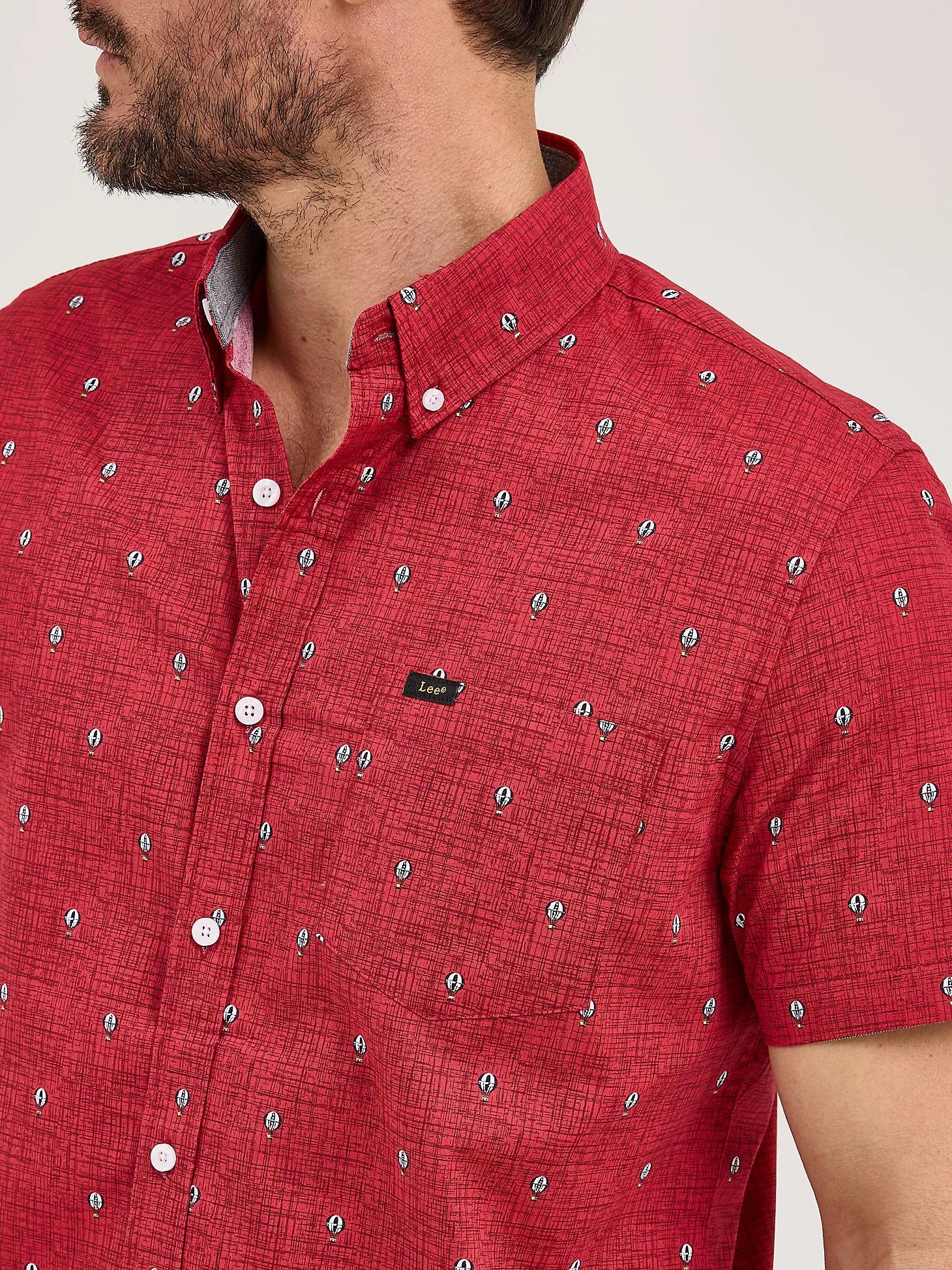 Men's Short Sleeve Stretch Print Button Down Shirt | Men's Tops & Tees | Lee® Product Image