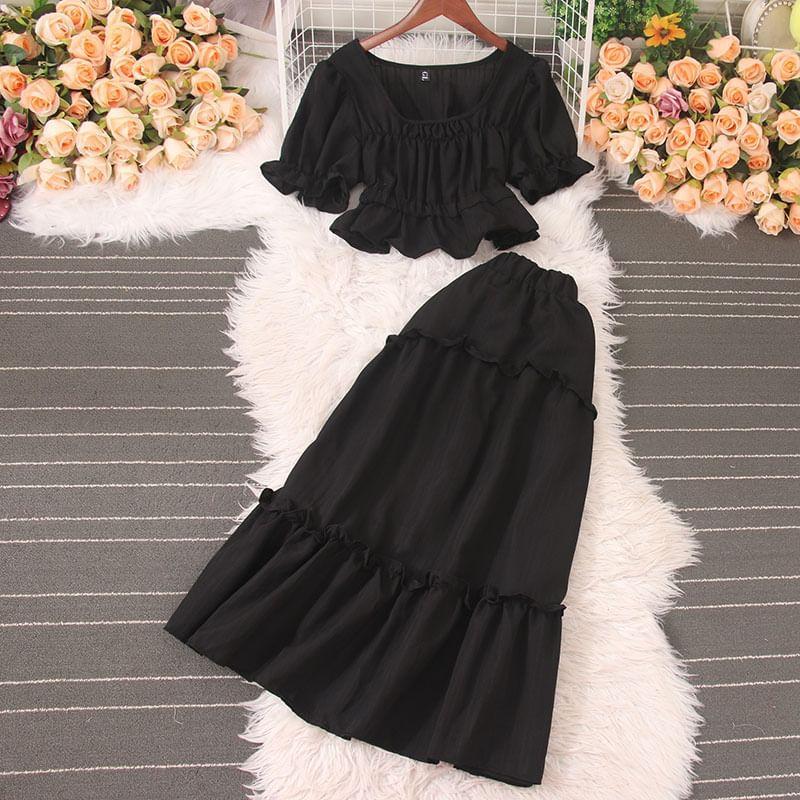 Set: Short-Sleeve Square Neck Plain Cropped Blouse + Elastic Waist Tiered Midi A-Line Skirt Product Image