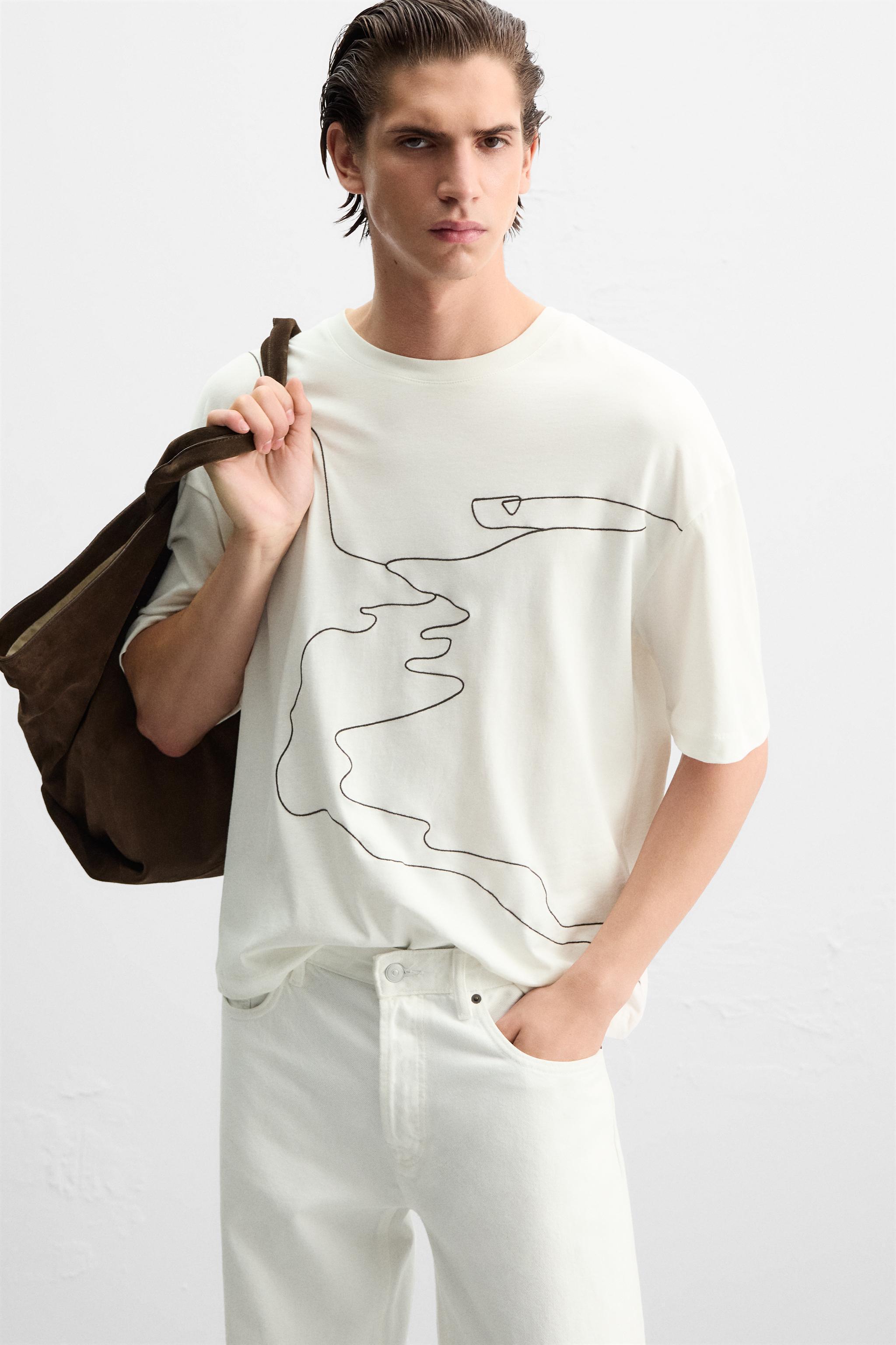 CONTRAST EMBROIDERED T-SHIRT Product Image