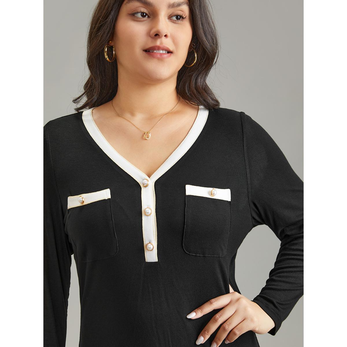 Plus Size Contrast Trim Button Detail Patched Pocket T-shirt Black Women Casual Contrast Plain V-neck Dailywear T-shirts BloomChic 18-20/2X Product Image