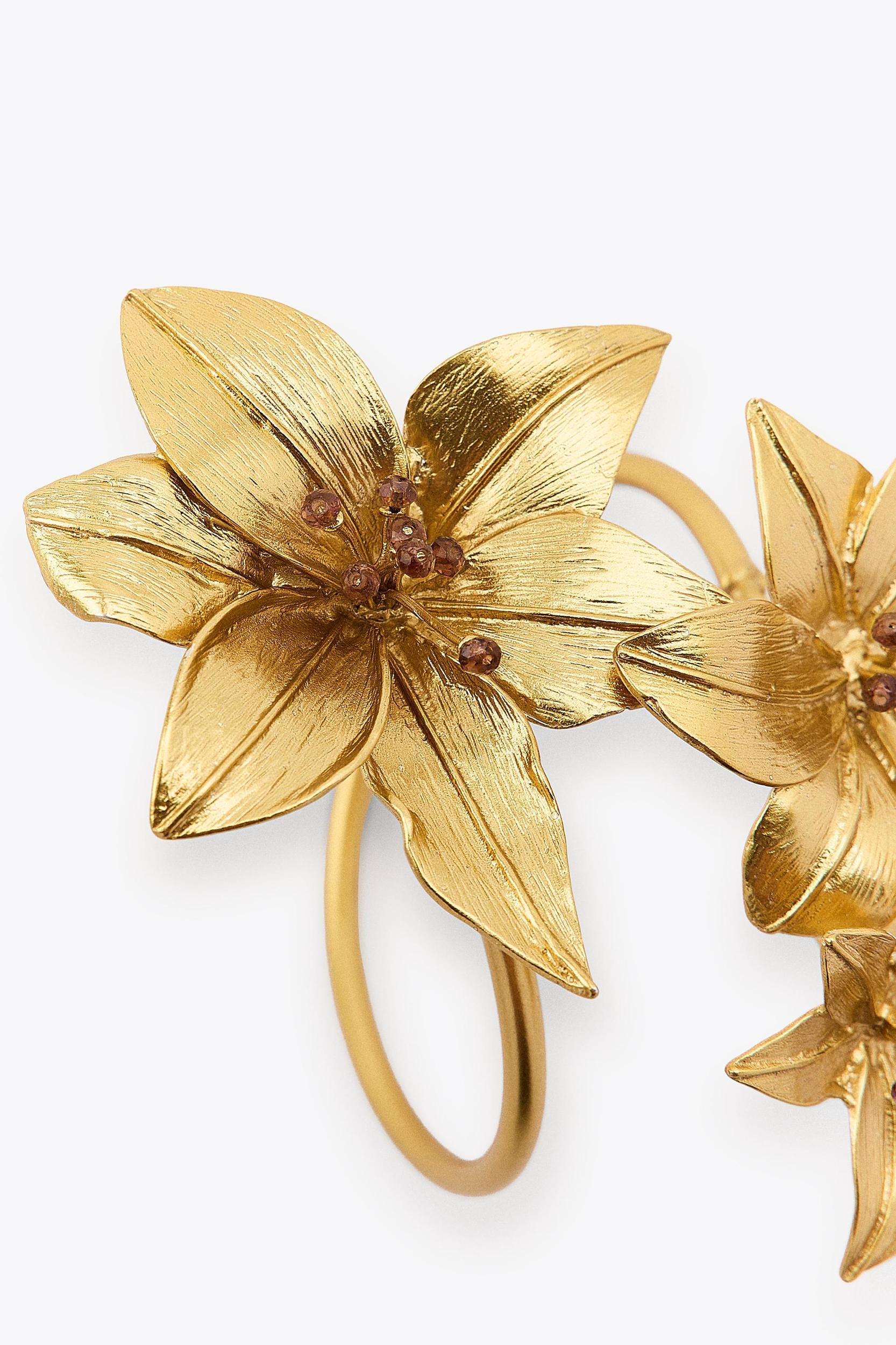 DOUBLE FLOWER BRACELET Product Image