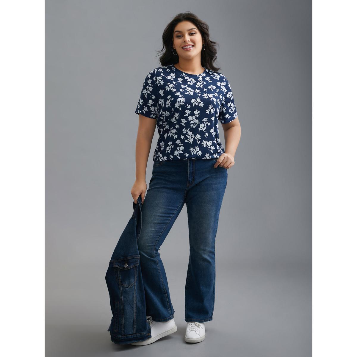Plus Size Round Neck Floral Print Fitted T-Shirt Indigo Women Casual Non Natural Flowers Round Neck Everyday T-shirts BloomChic 18-20/2X Product Image