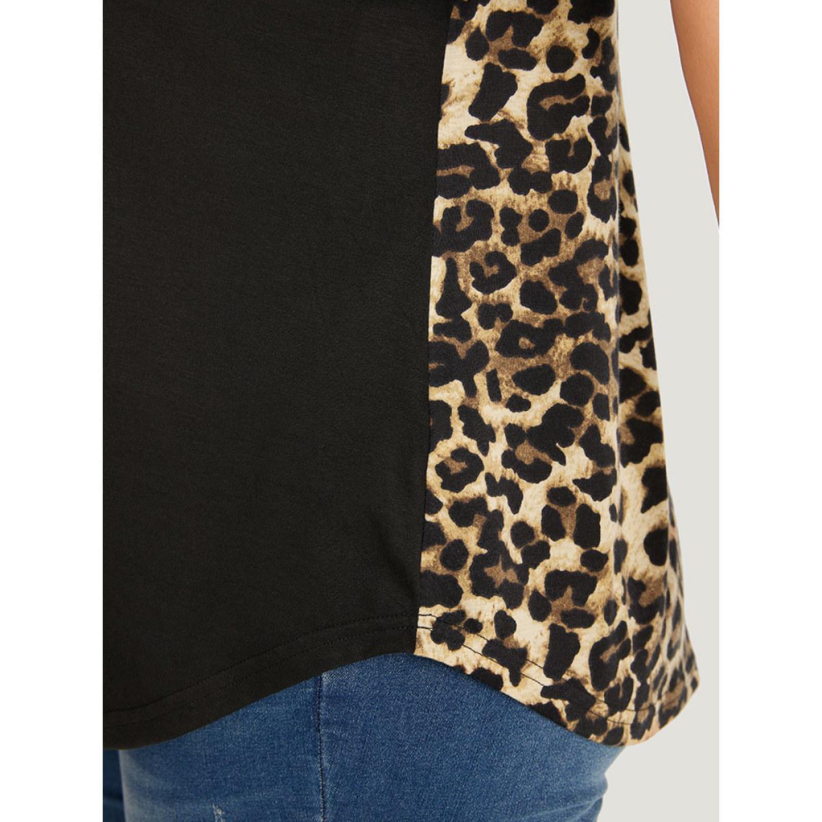 Plus Size Leopard Patchwork Patched Pocket V Neck T-shirt DimGray Women Casual Arc Hem Leopard V-neck Dailywear T-shirts BloomChic 14-16/1X Product Image