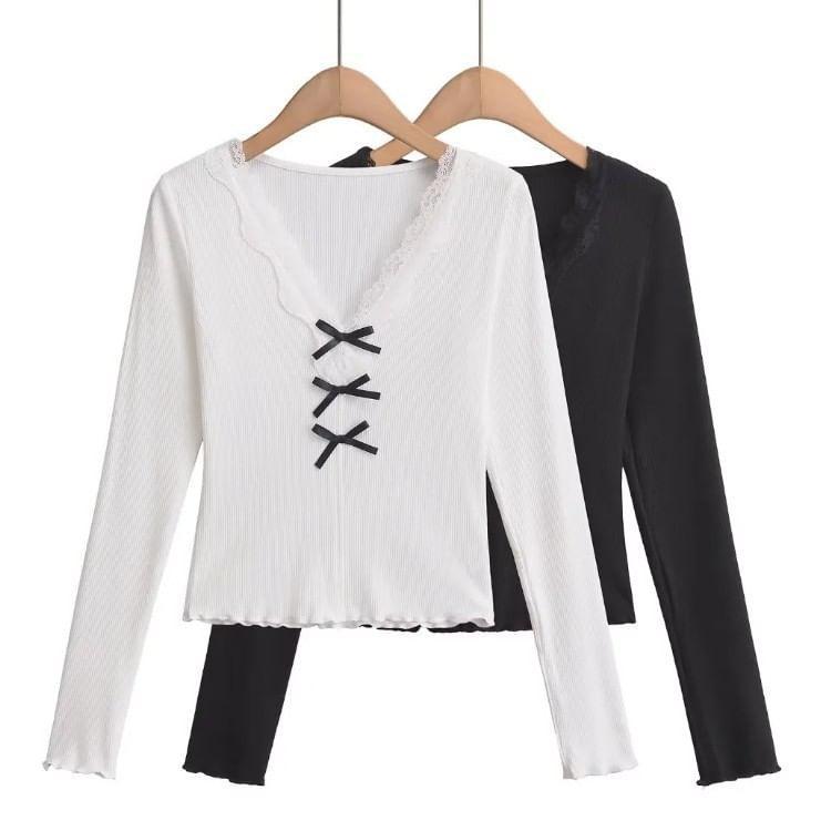 Long-Sleeve V-Neck Plain Bow Accent Lace Trim Slim Fit Crop T-Shirt Product Image