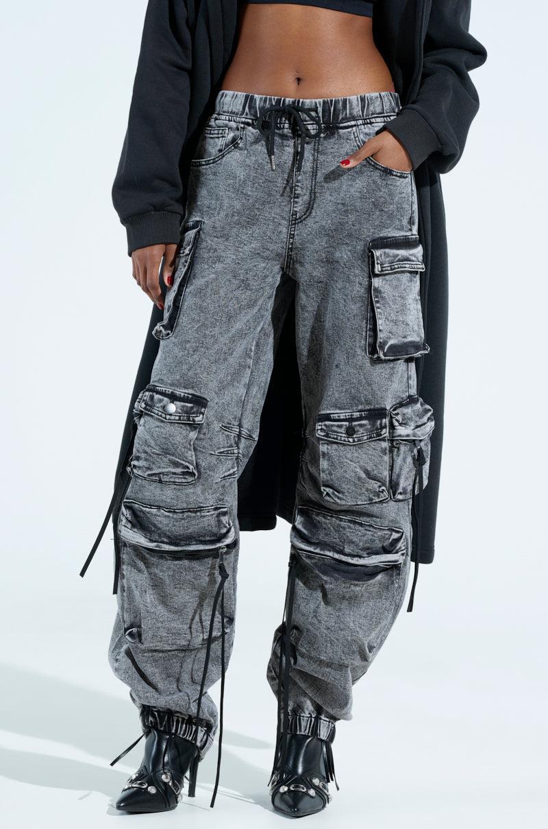 LOOKS FIRE DENIM JOGGER Product Image