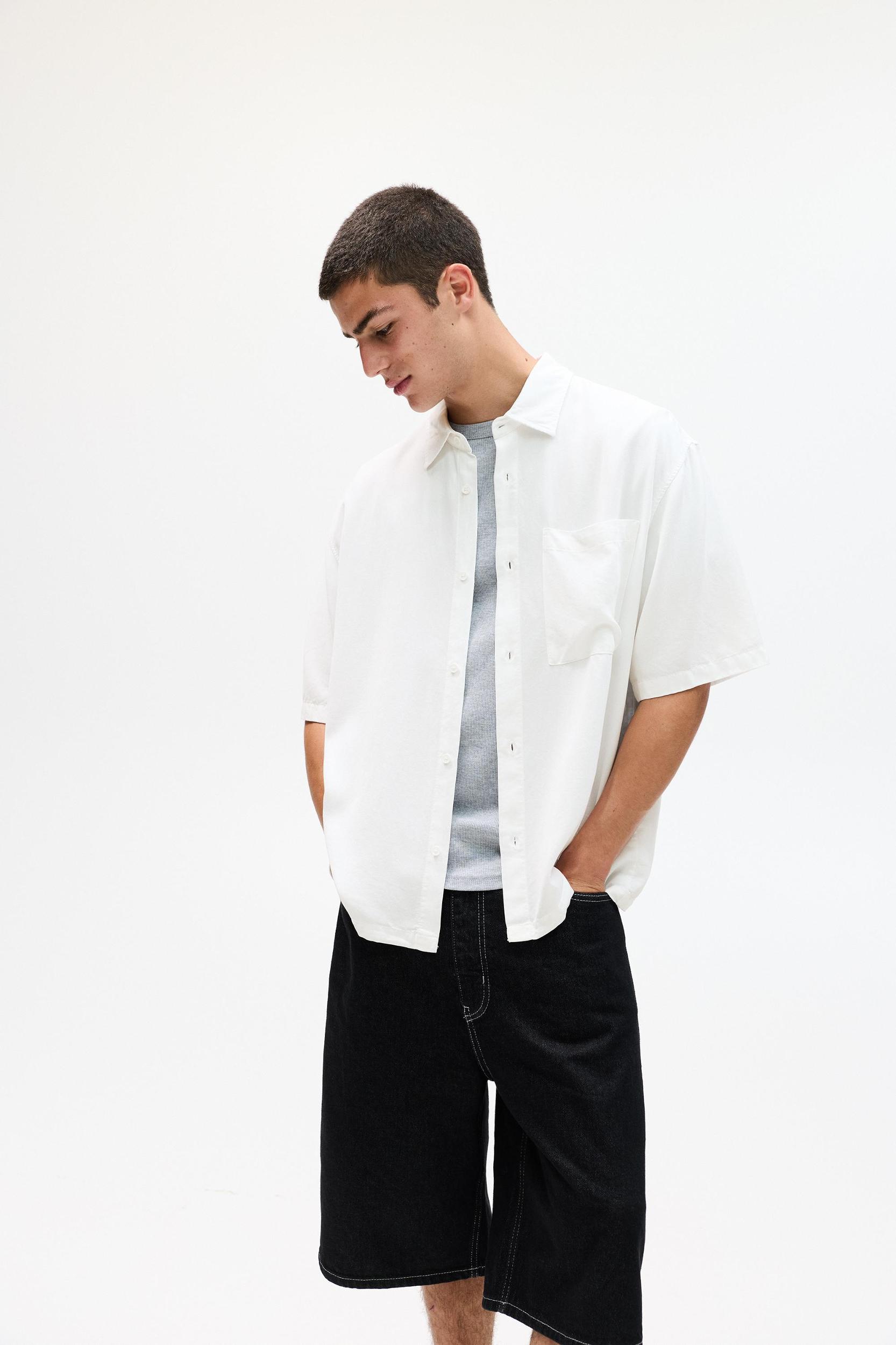 Short sleeve flowing shirt Product Image