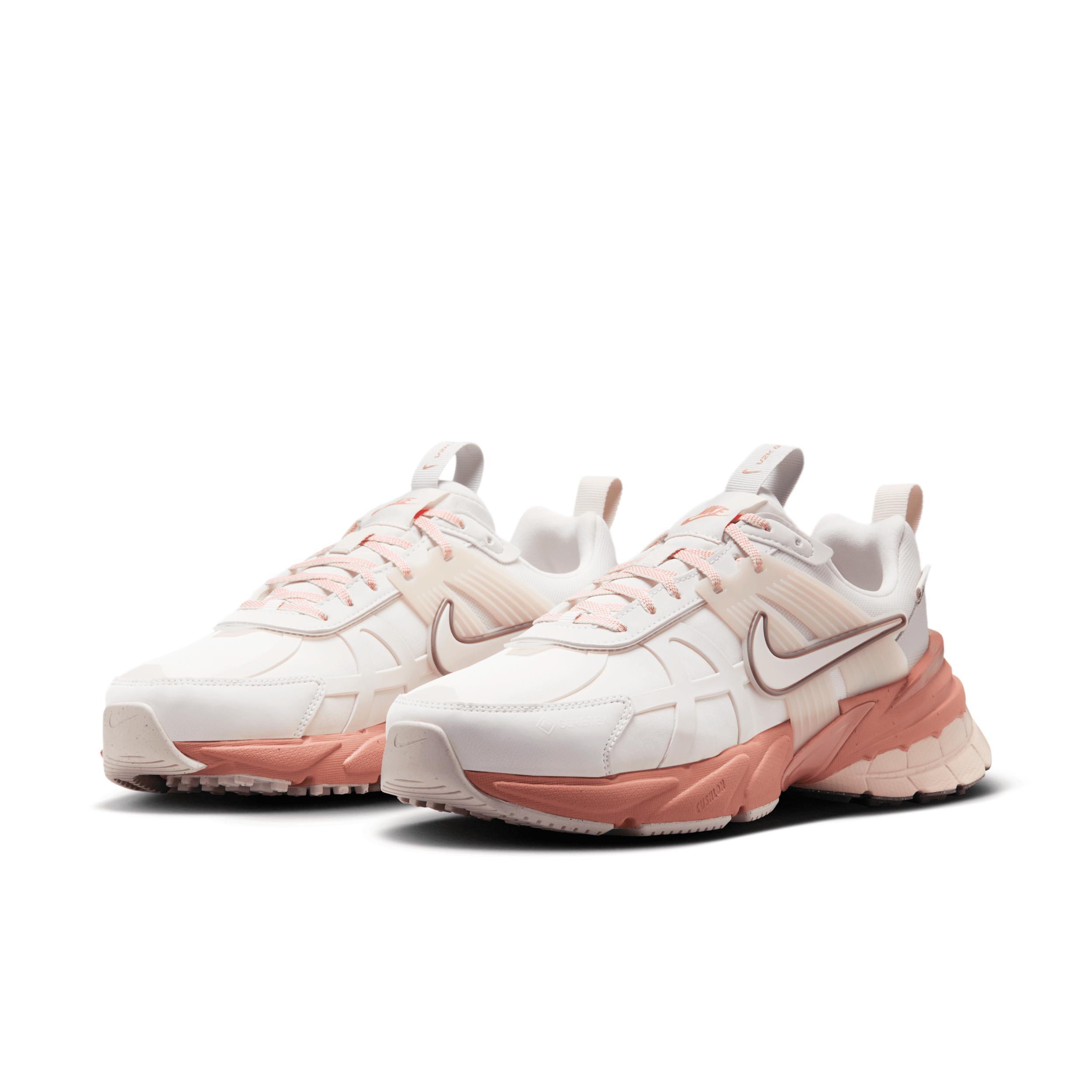 Nike Women's V2K Run GORE-TEX Waterproof Shoes Product Image