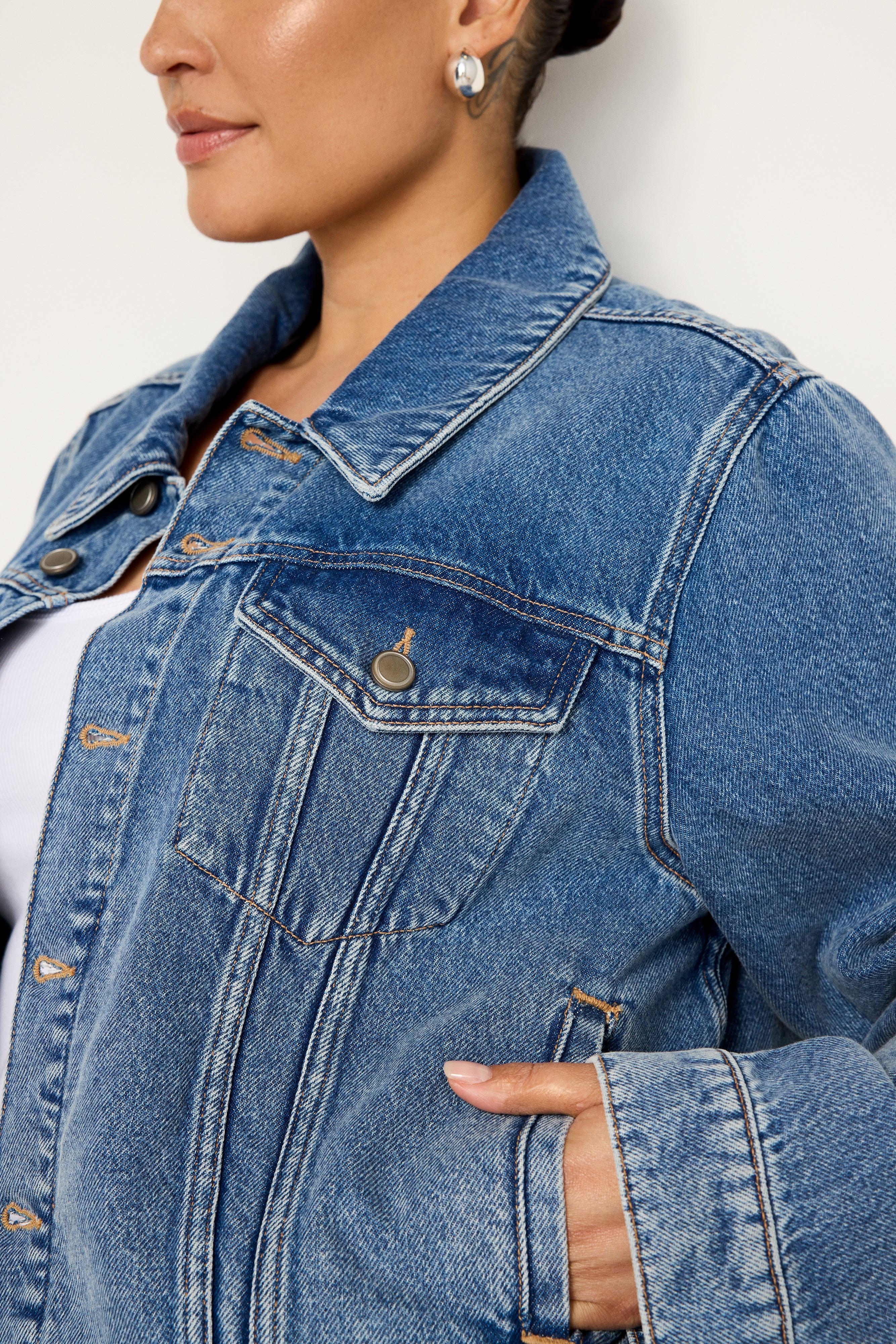 CROPPED TRUCKER JACKET | INDIGO682 Product Image