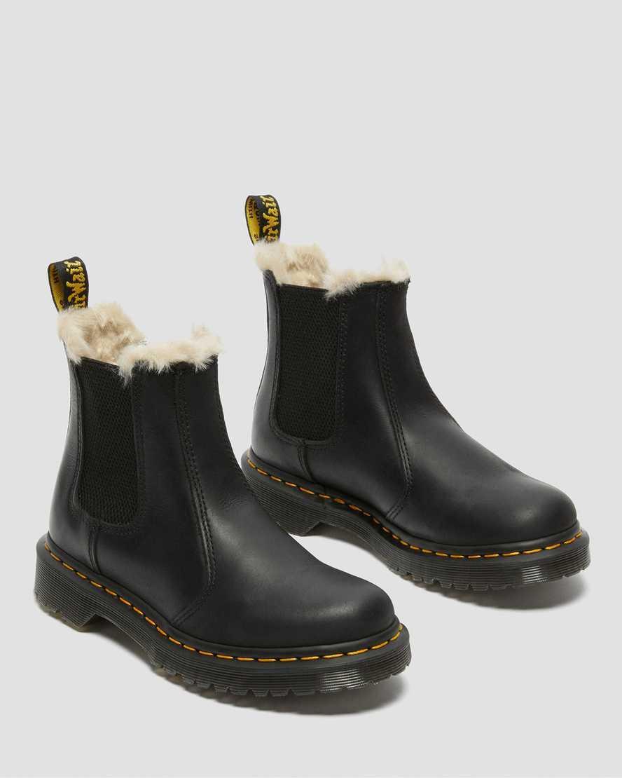 2976 Womens Faux Fur Lined Chelsea Boots Product Image