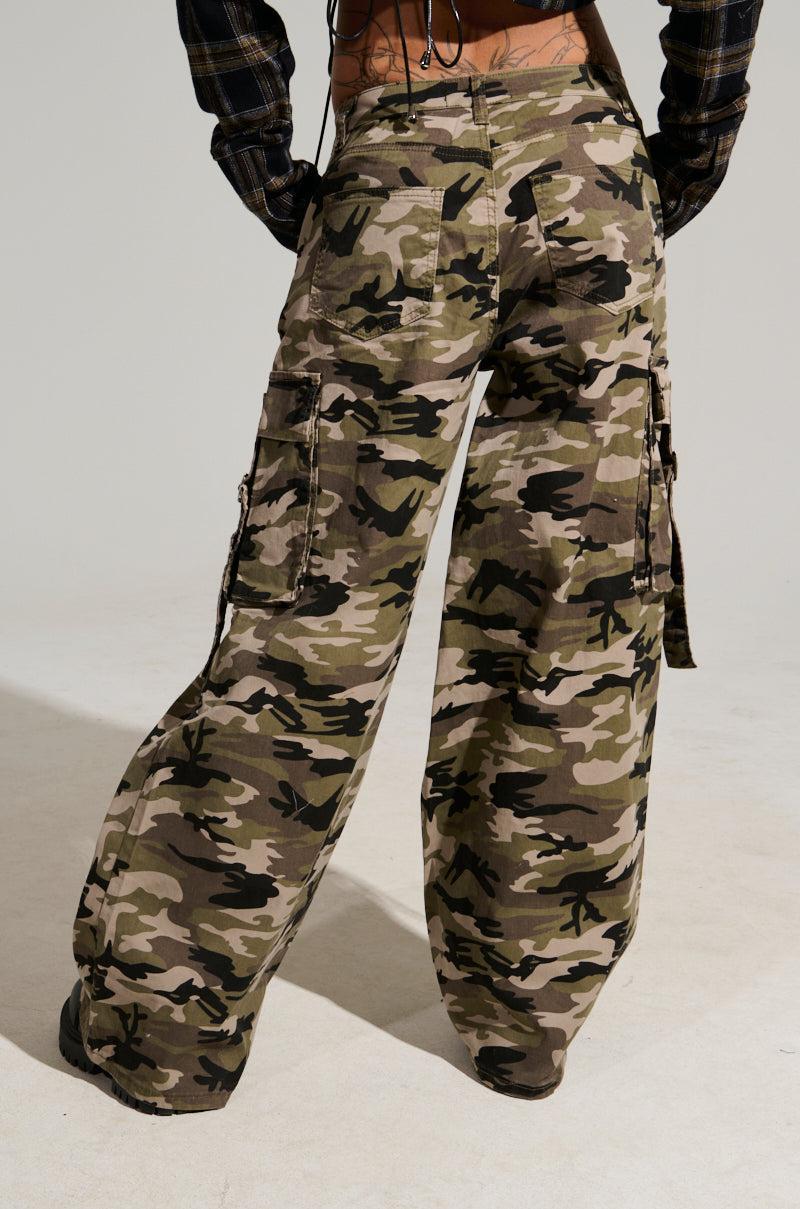 STREET STYLE WIDE LEG CAMO PANT Product Image
