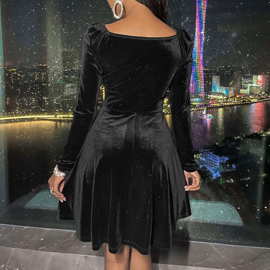 Long-Sleeve V-Neck Plain Velvet A-Line Dress Product Image