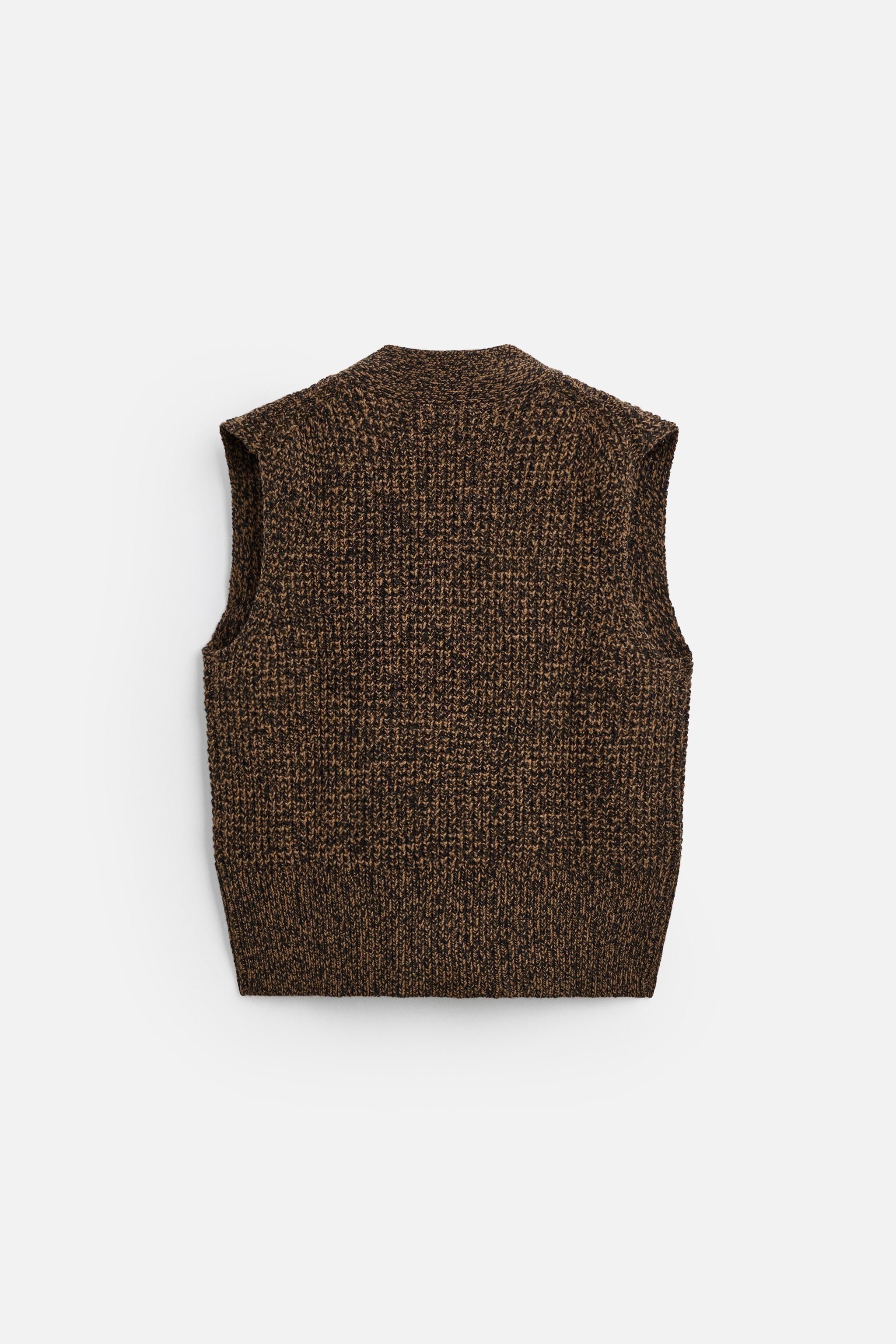 100% WOOL KNIT VEST Product Image