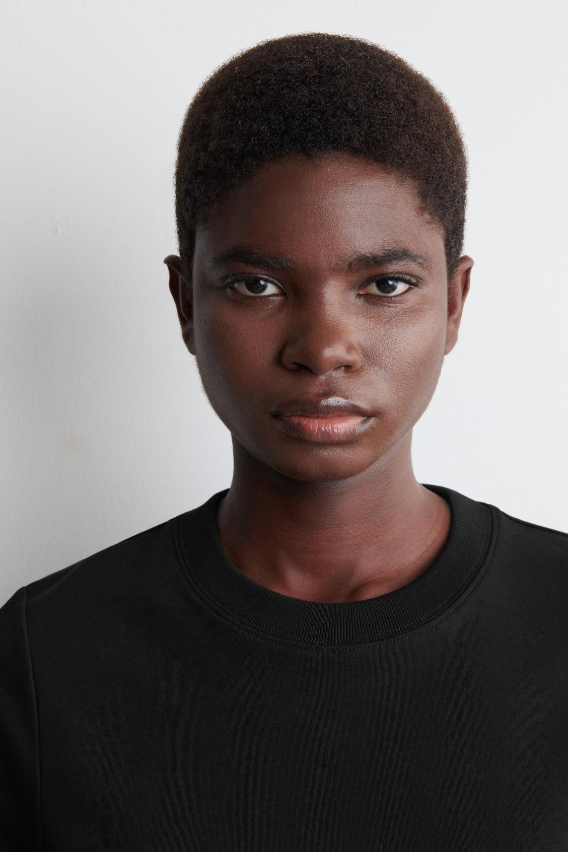 CLEAN CUT REGULAR T-SHIRT Product Image