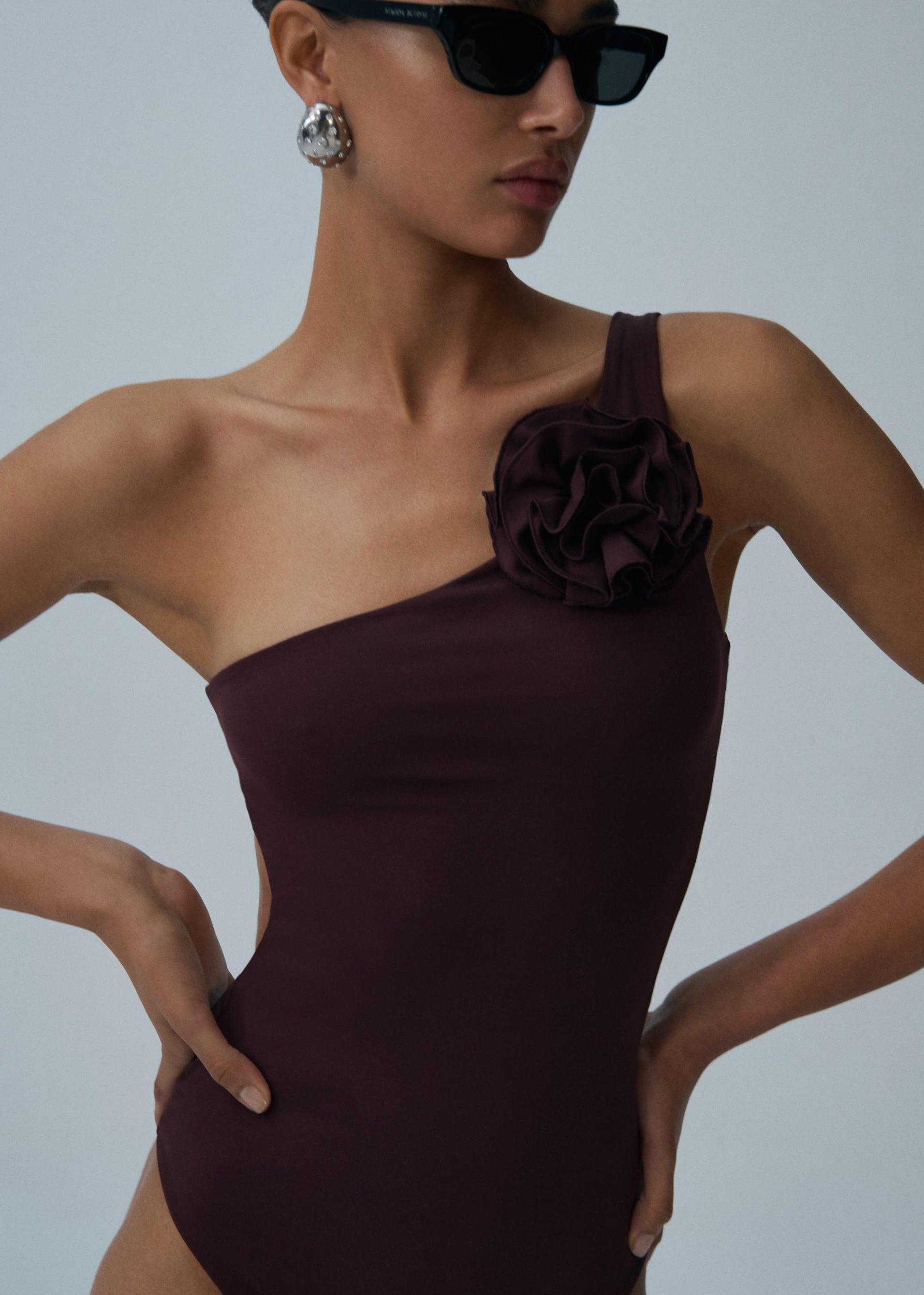 Back cutout swimsuit in brown Product Image