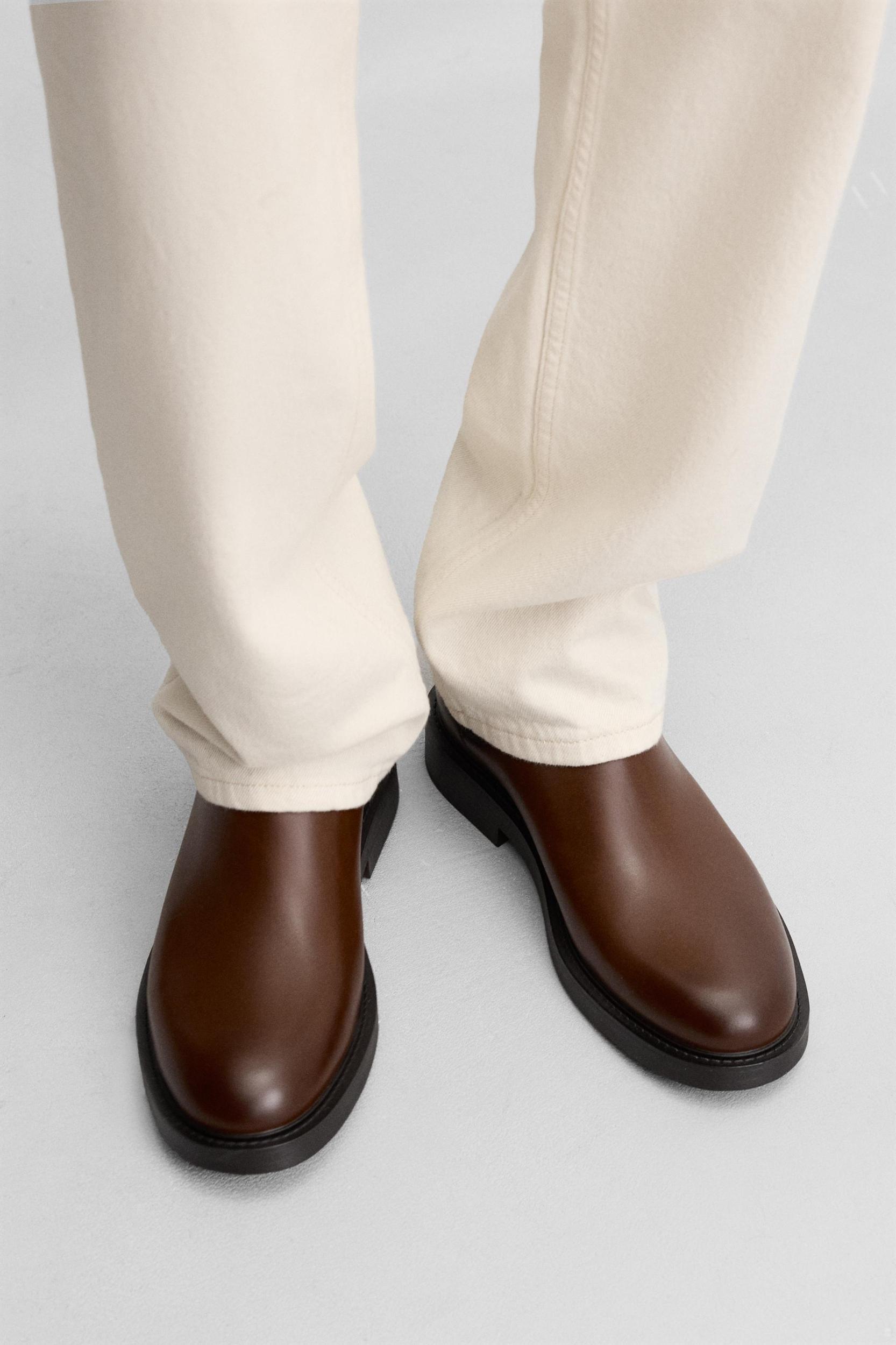 CHELSEA BOOTS Product Image