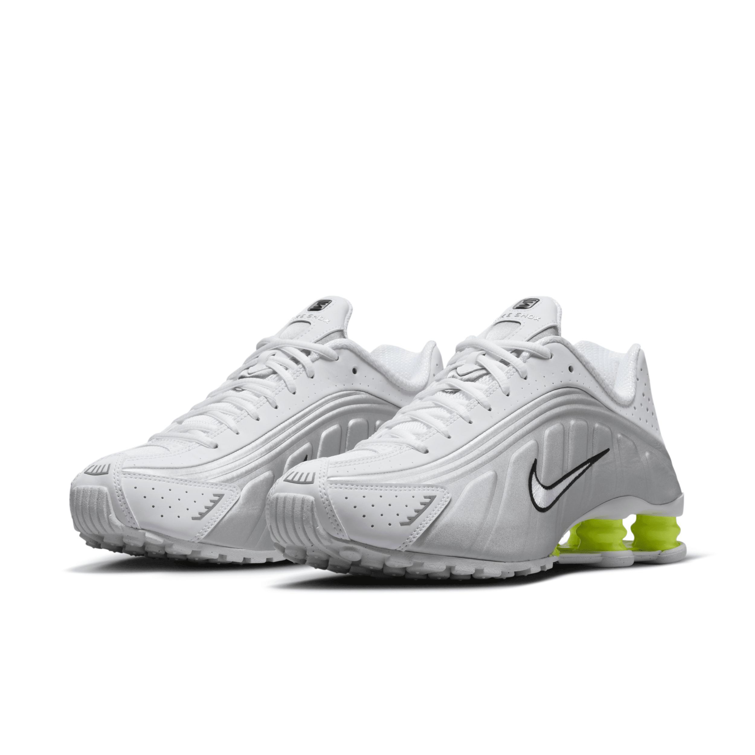 Nike Women's Shox R4 Shoes Product Image