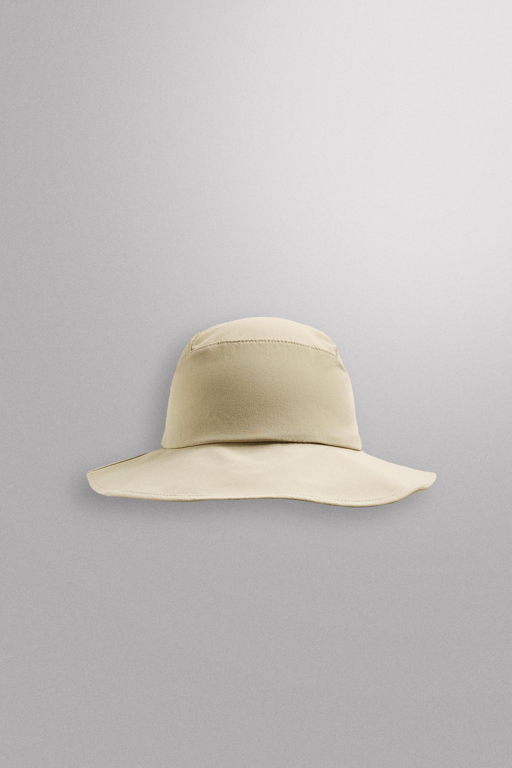 TECHNICAL BUCKET HAT Product Image
