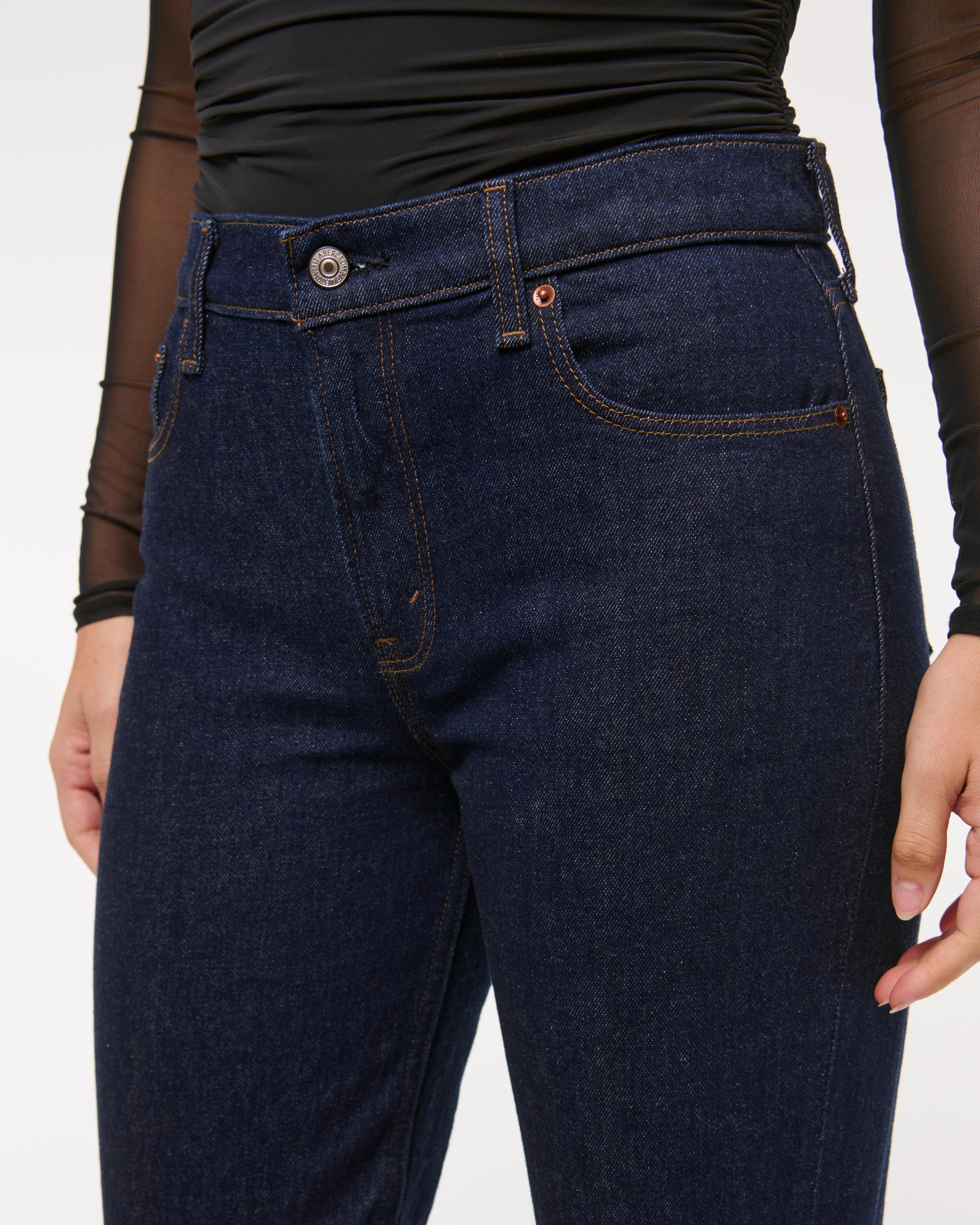 Curve Love Mid Rise 90s Straight Jean Product Image