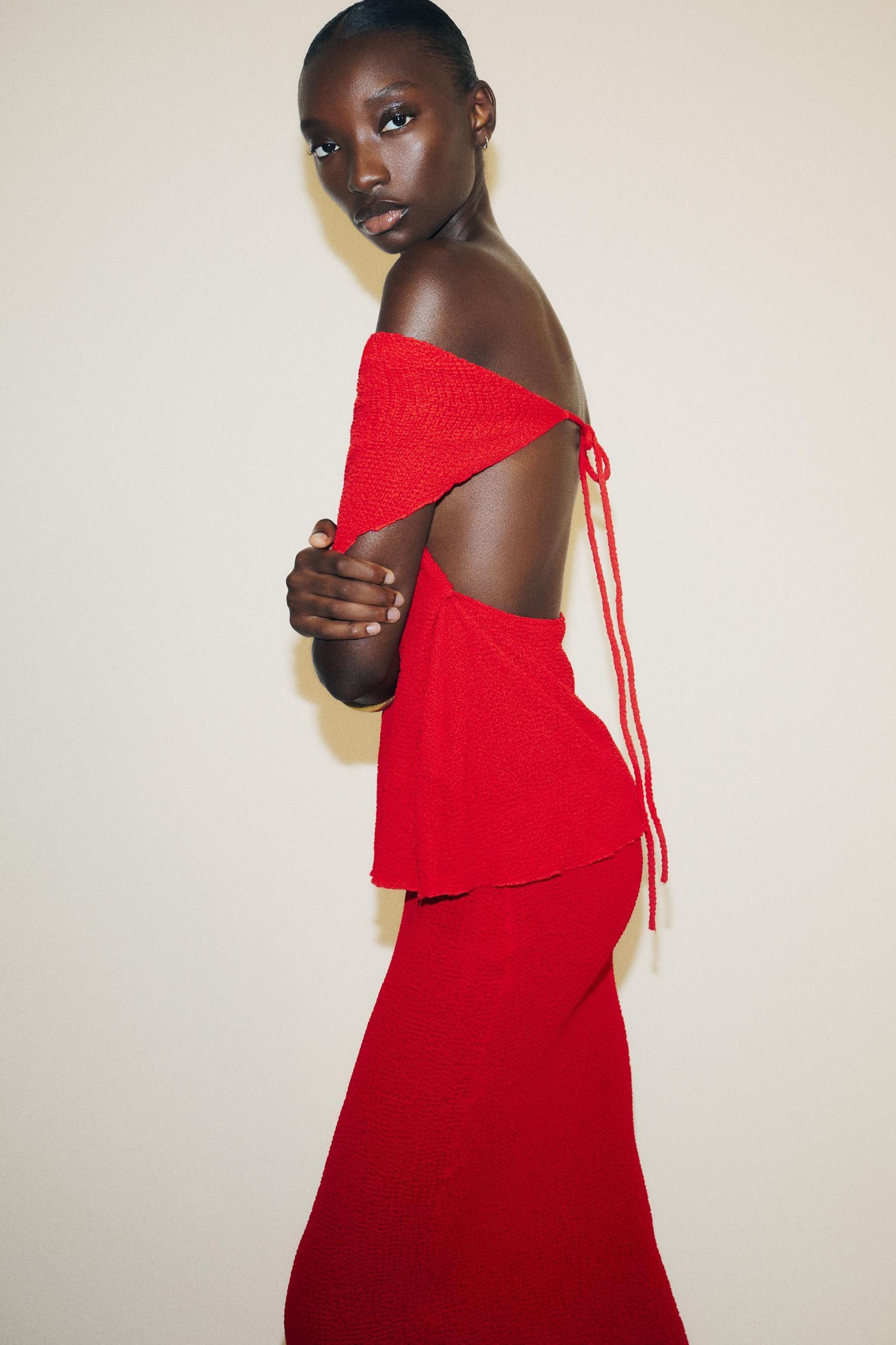 MULTI-POSITION LAYERED TEXTURED TOP Product Image