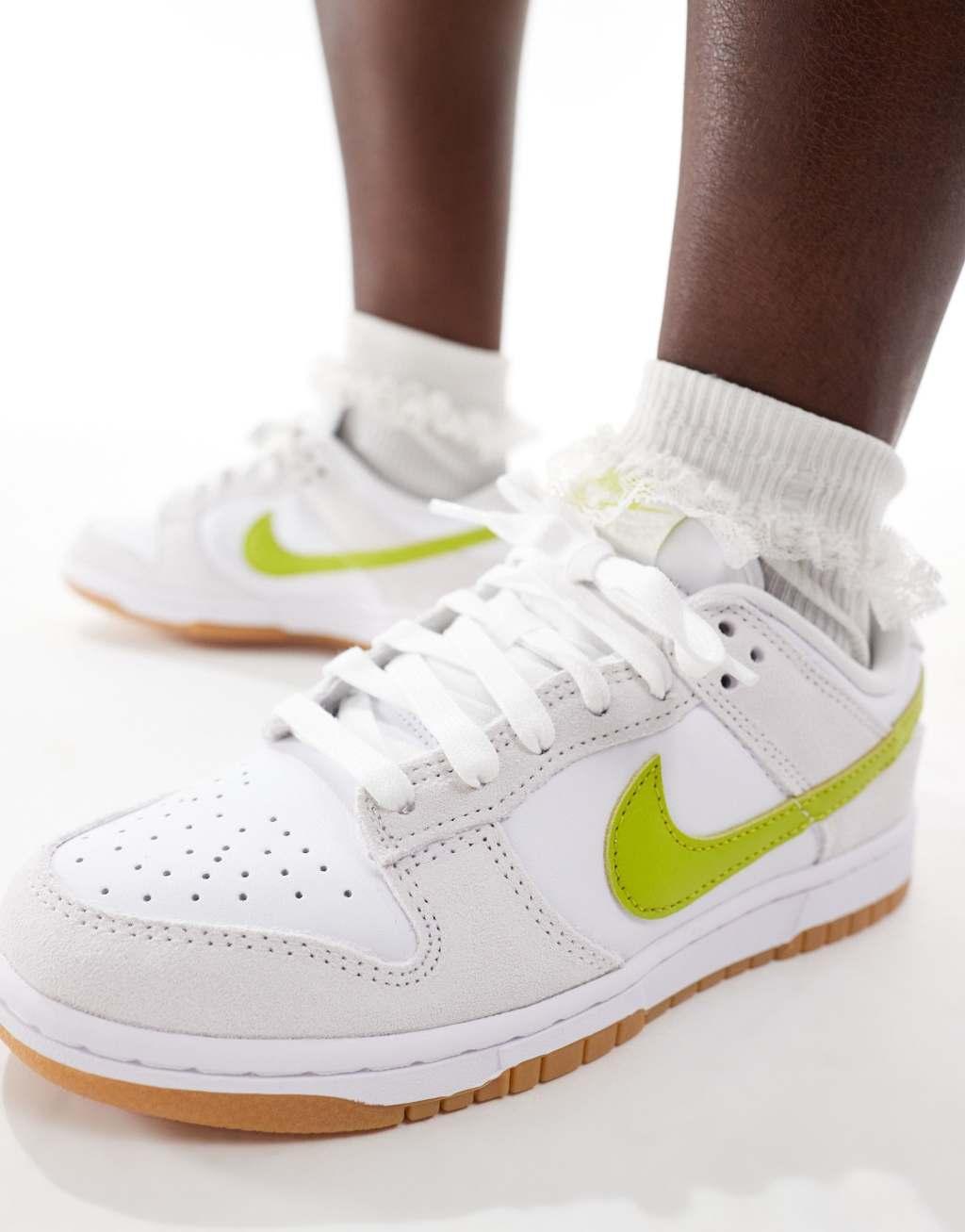 Nike Dunk Low sneakers in white and green Product Image