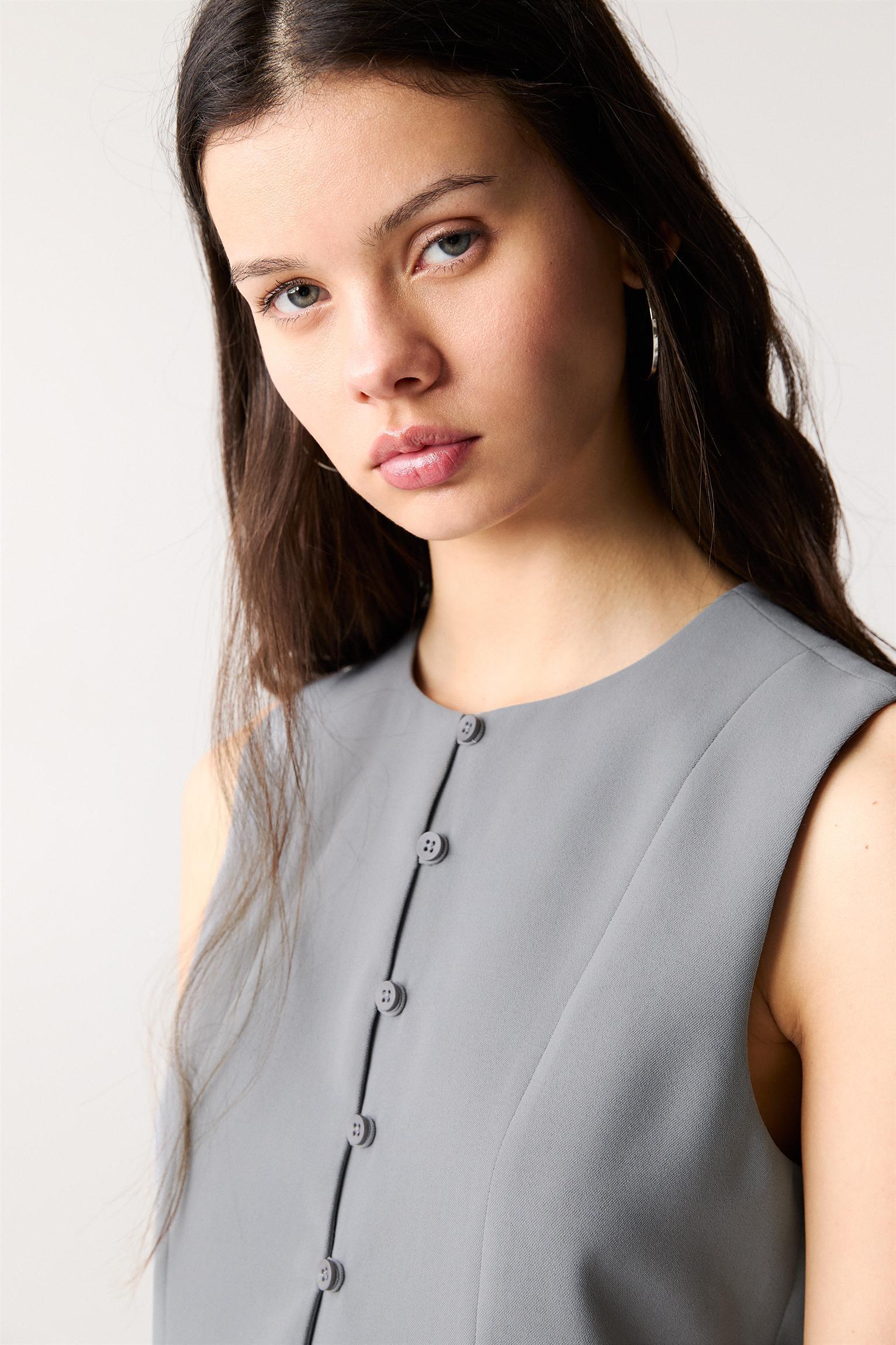 Crew neck vest Product Image