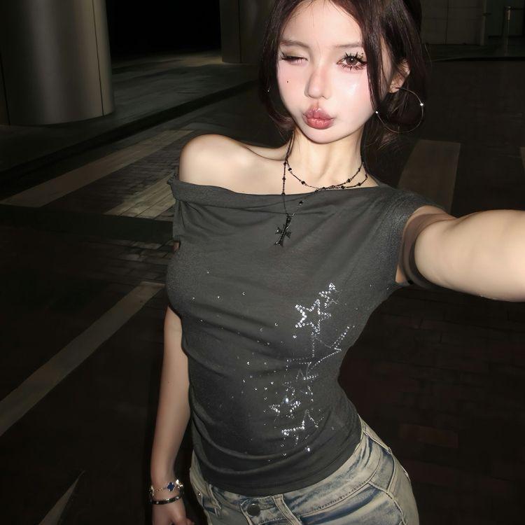 Short-Sleeve Off-Shoulder Star Pattern Top Product Image