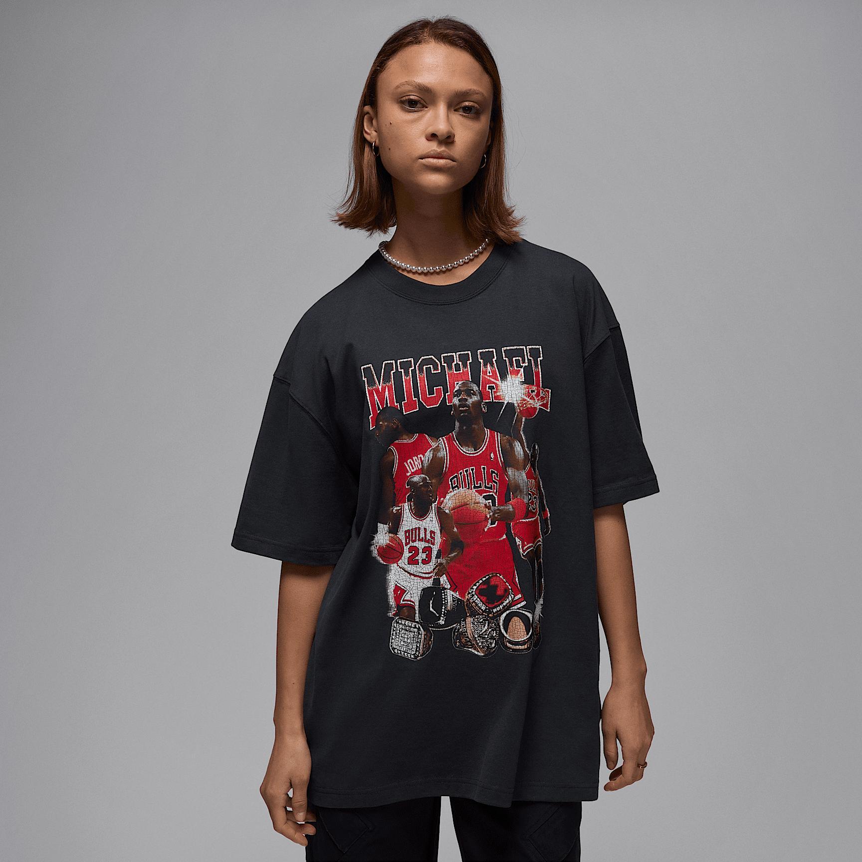 Womens Jordan Oversized Short-Sleeve Graphic T-Shirt | HJ0190-045 Product Image