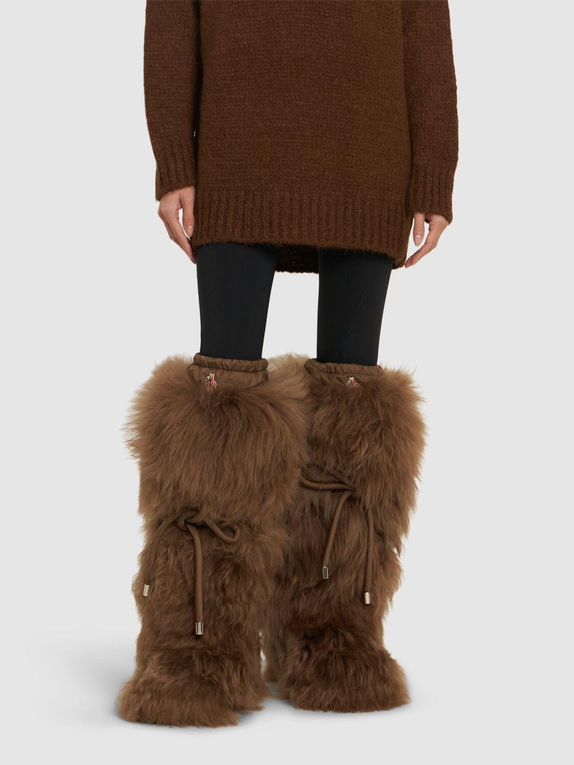 MONCLER Gaia High Shearling Snow Boots In Dull Brown Product Image