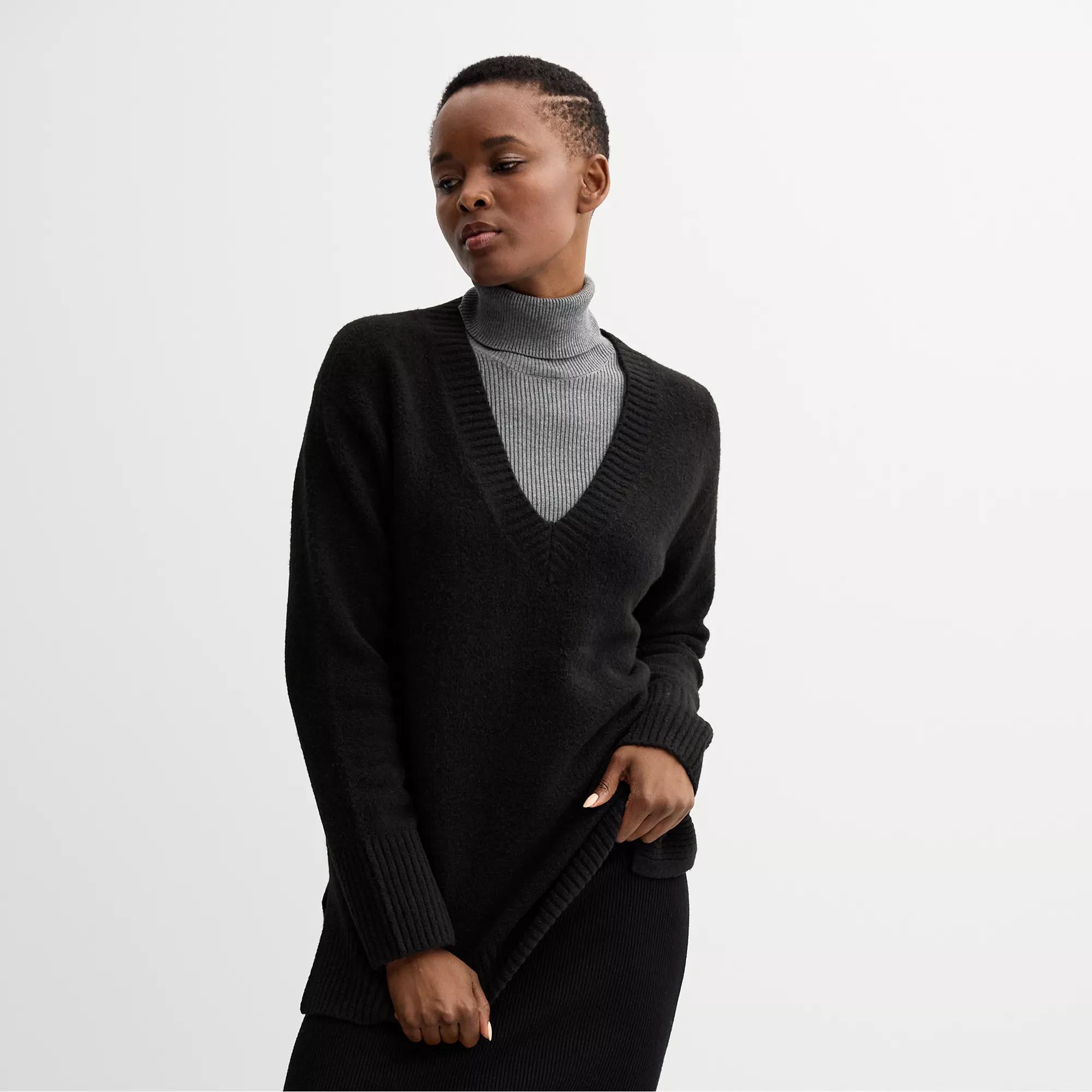 Womens Nine West V-Neck Tunic Sweater Product Image