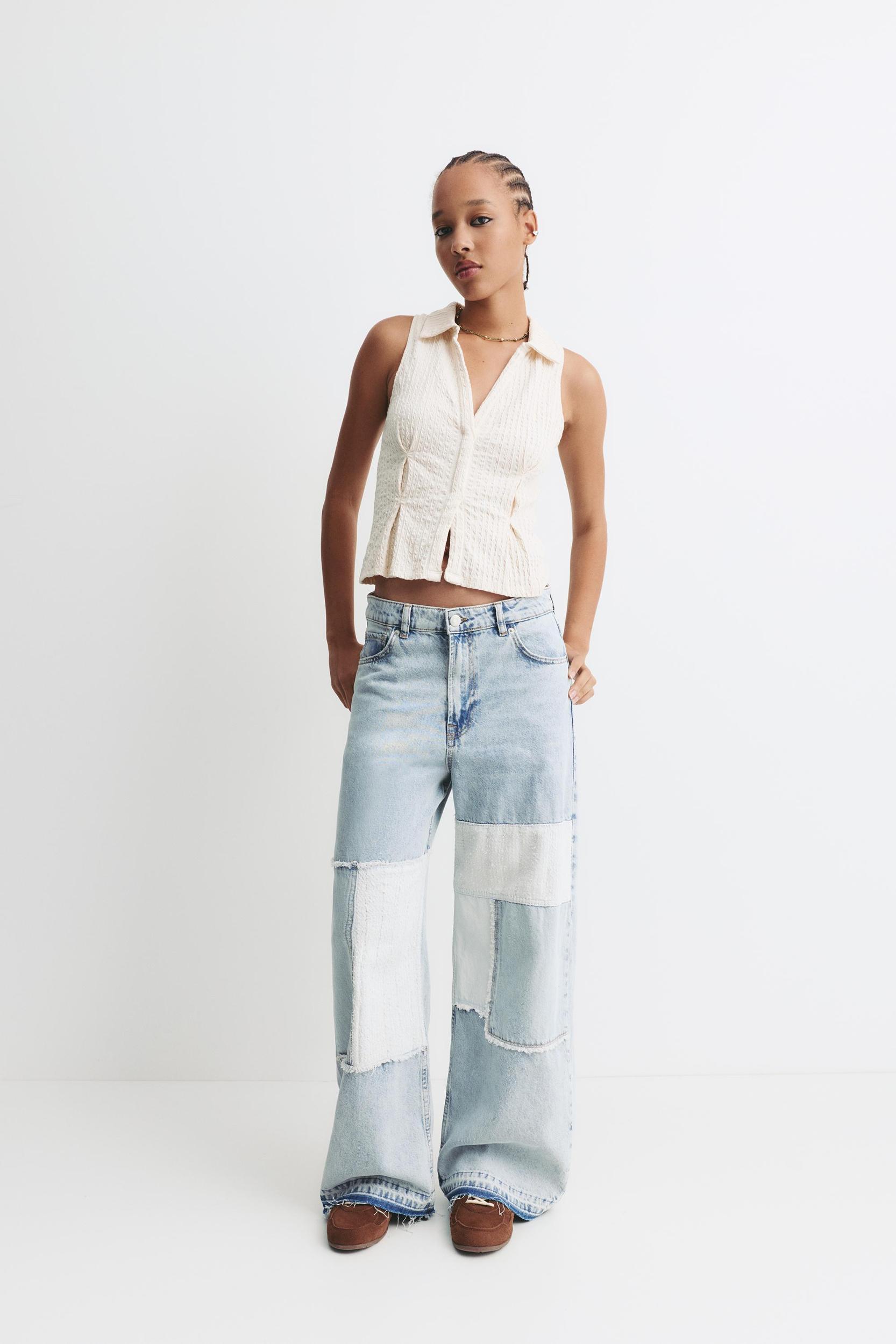 Textured top with darts Product Image